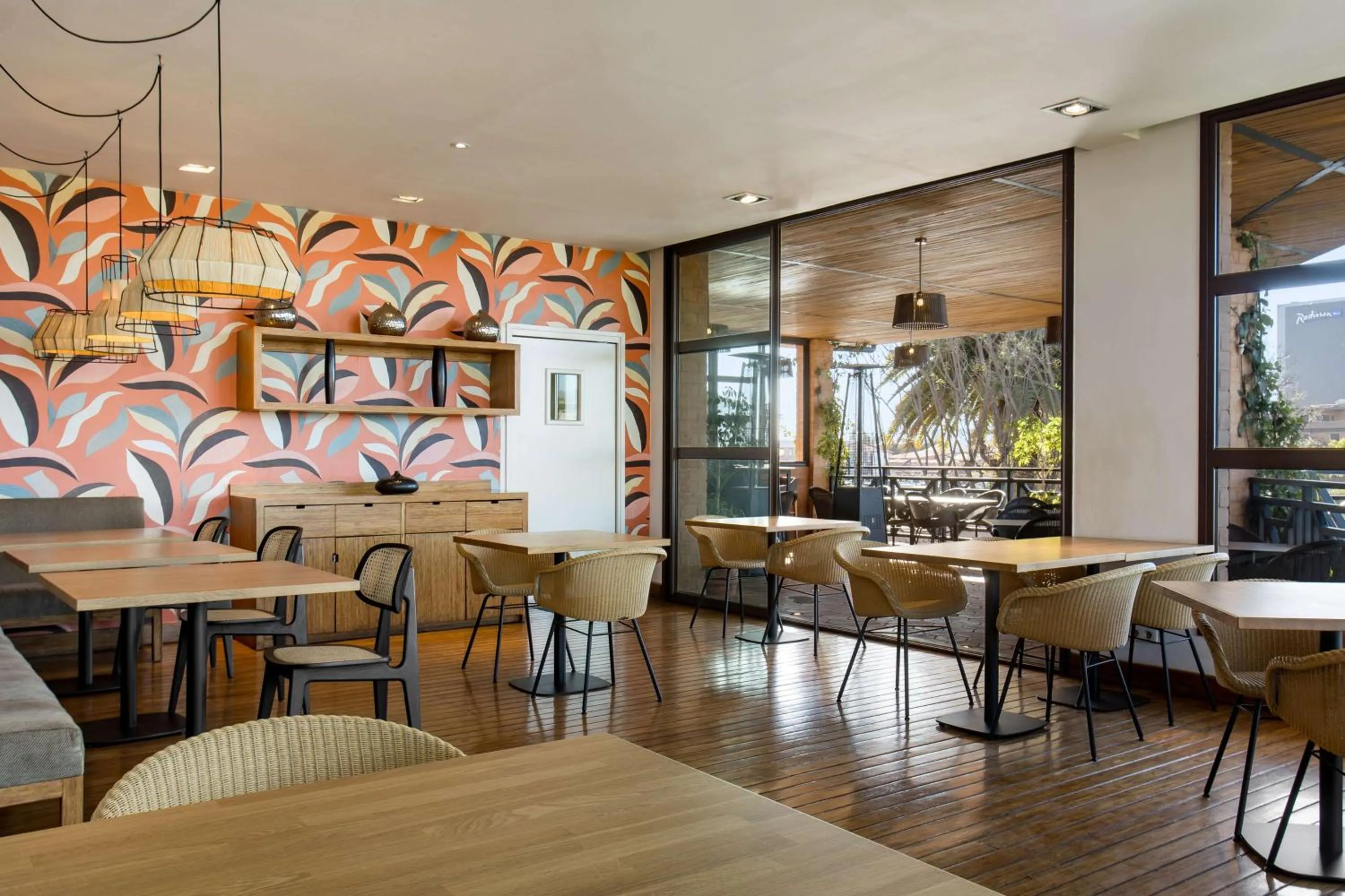 Restaurant/places to eat in Radisson Hotel Tamboho Waterfront Antananarivo