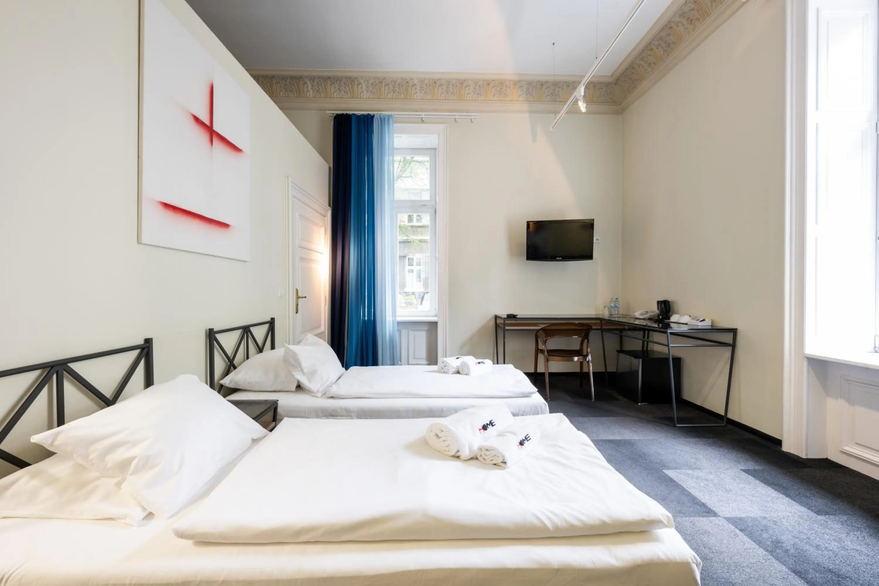 Bed in Home Aparthotel