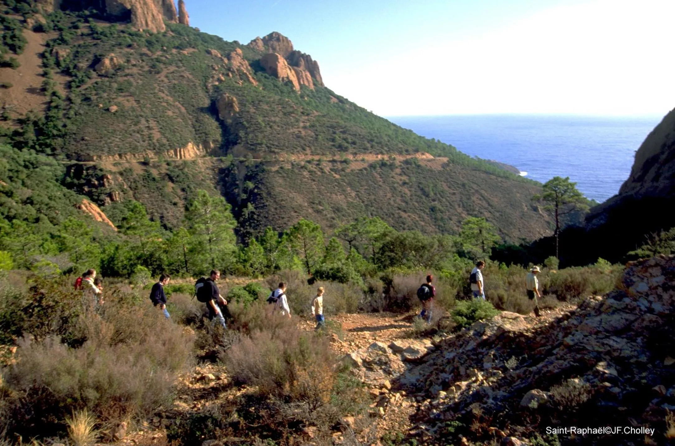 Hiking in SOWELL RESIDENCES Chênes Verts