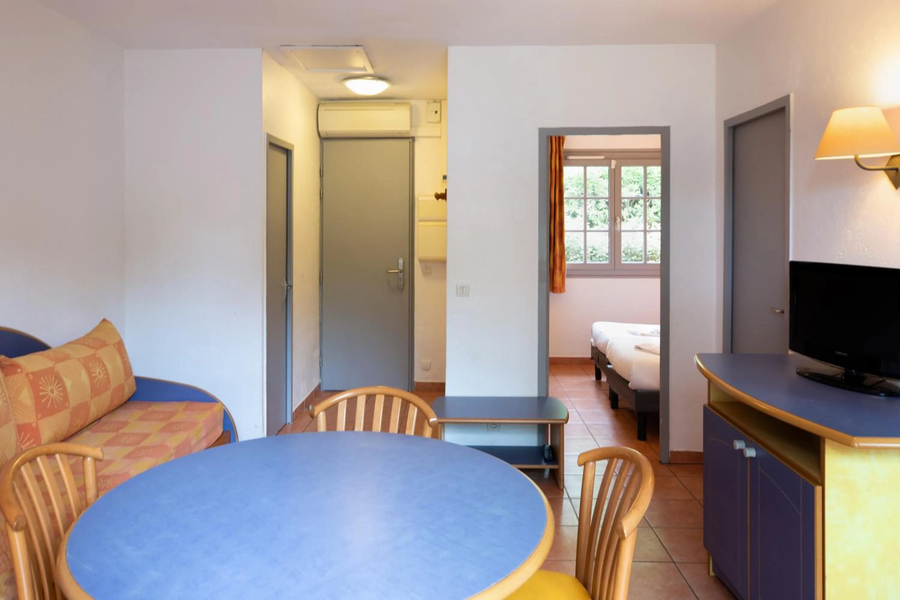Dining area in SOWELL RESIDENCES Chênes Verts