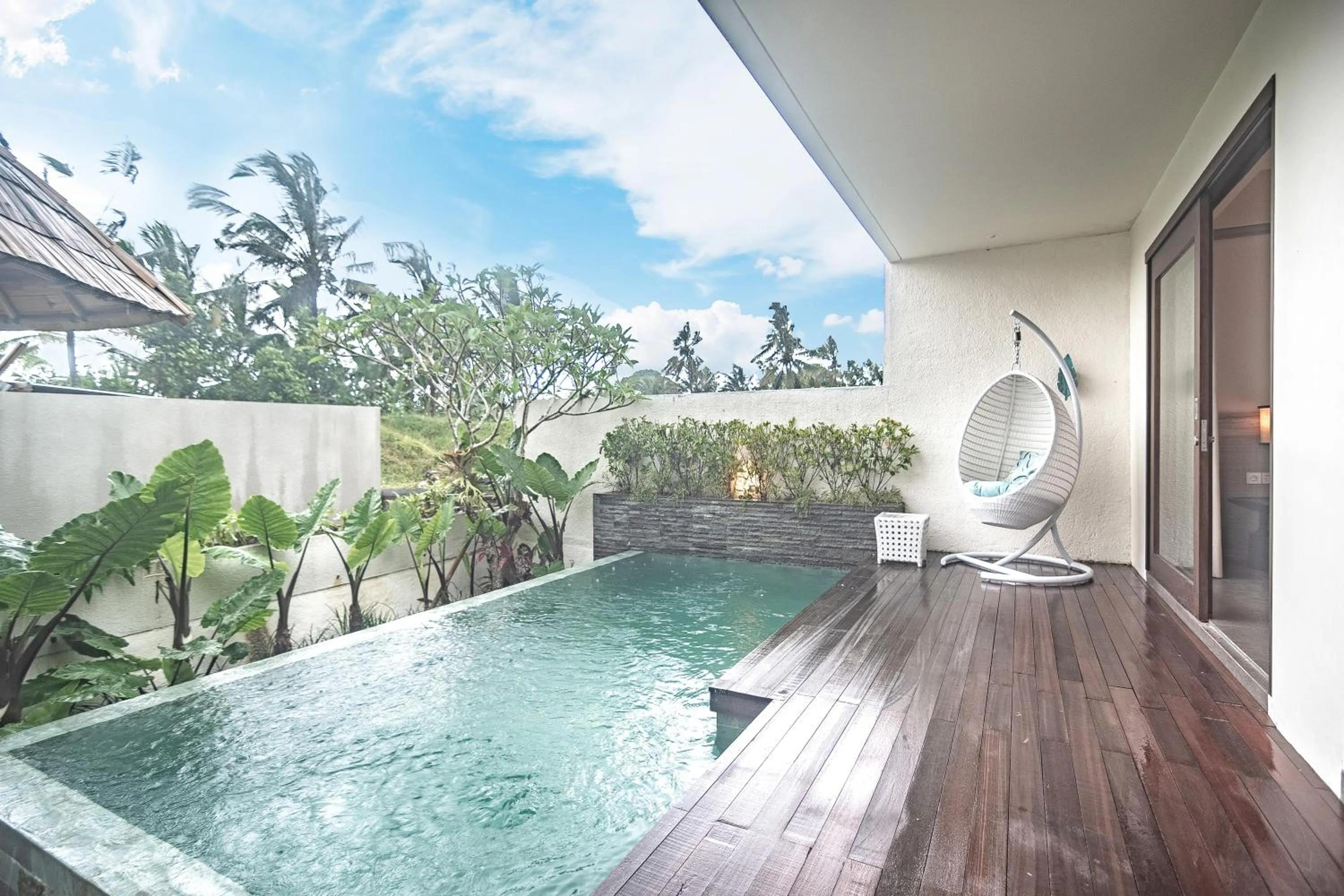 Swimming pool in Daun Lebar Villas
