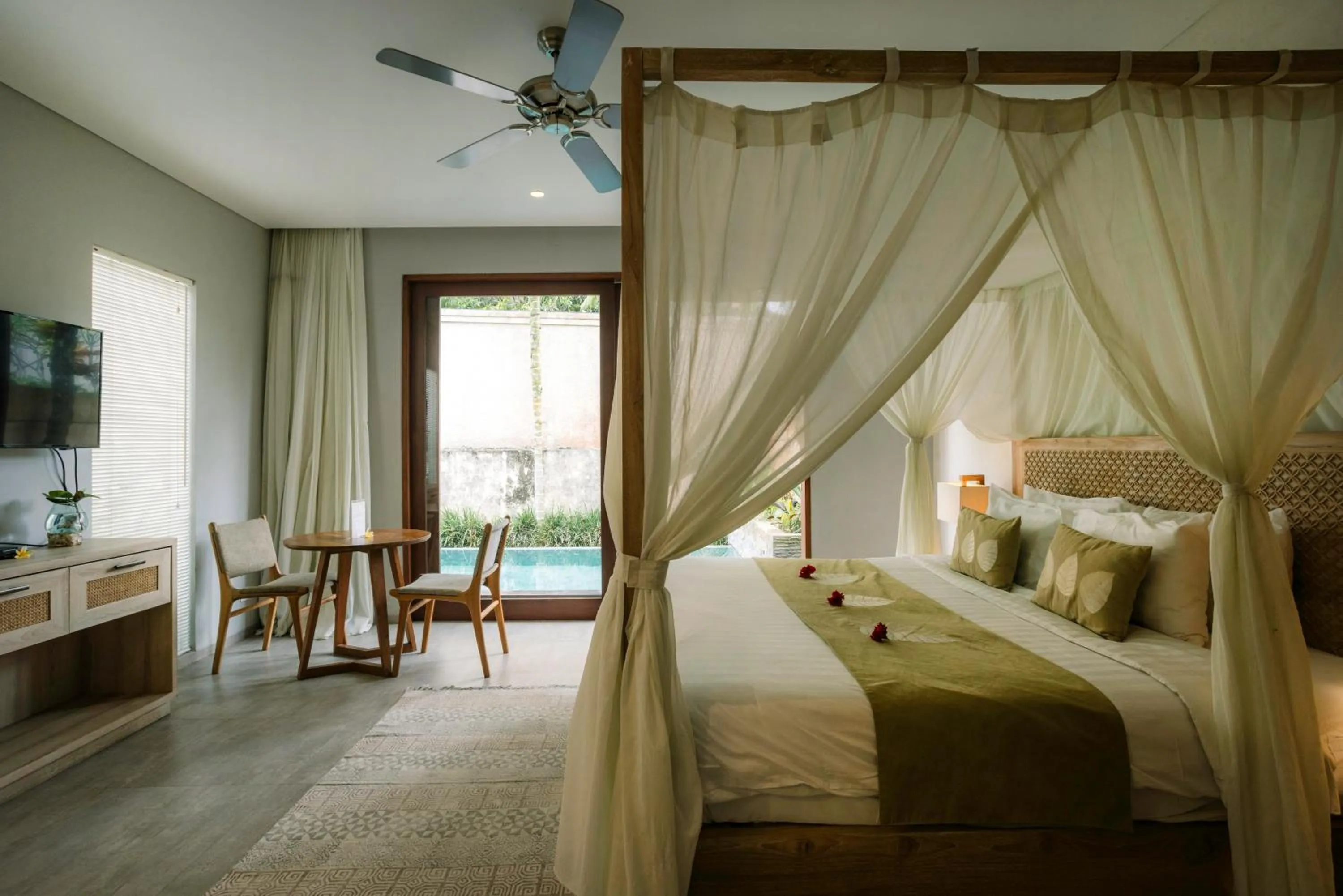 TV and multimedia, Bed in Daun Lebar Villas