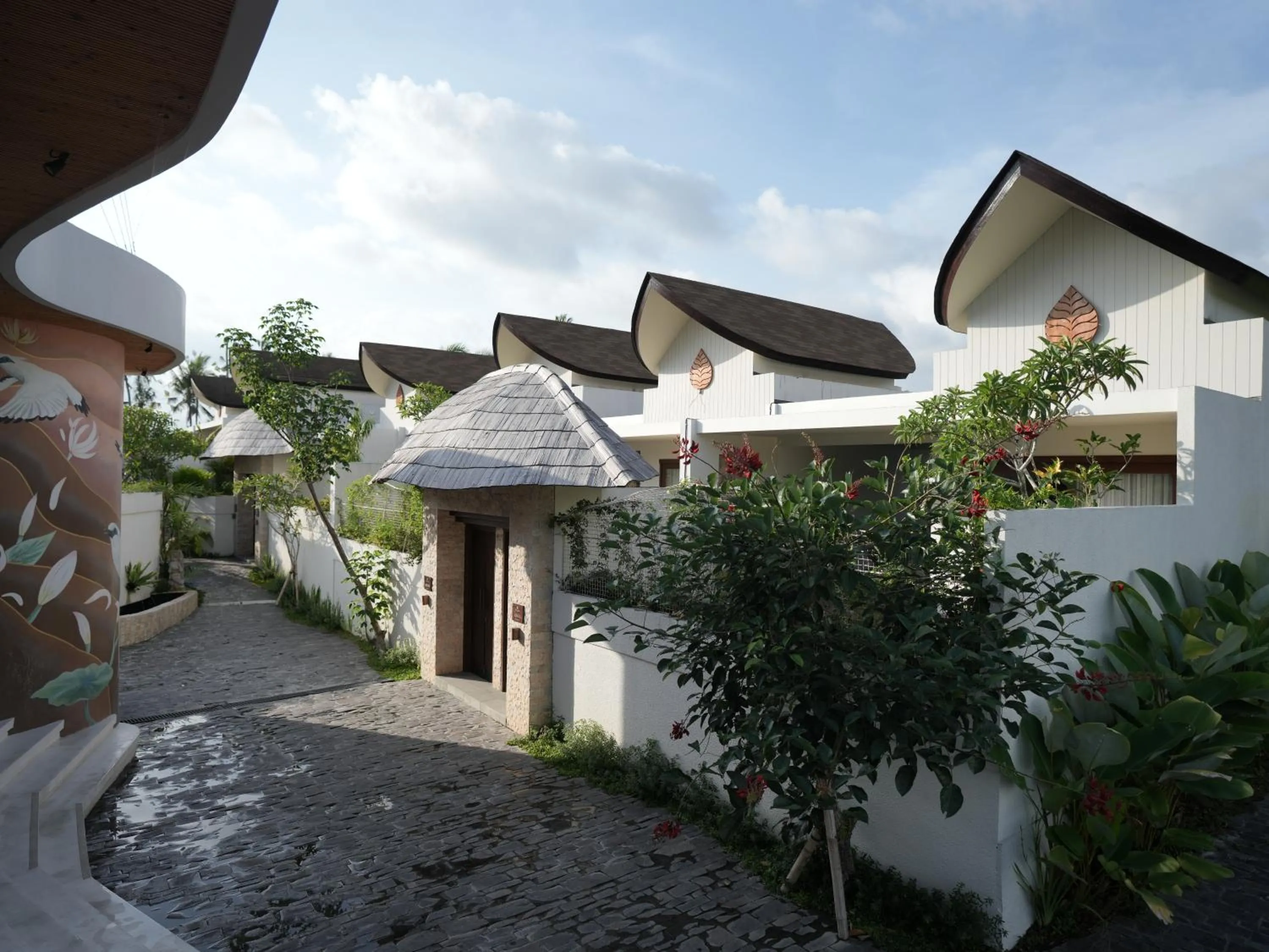 Property building in Daun Lebar Villas