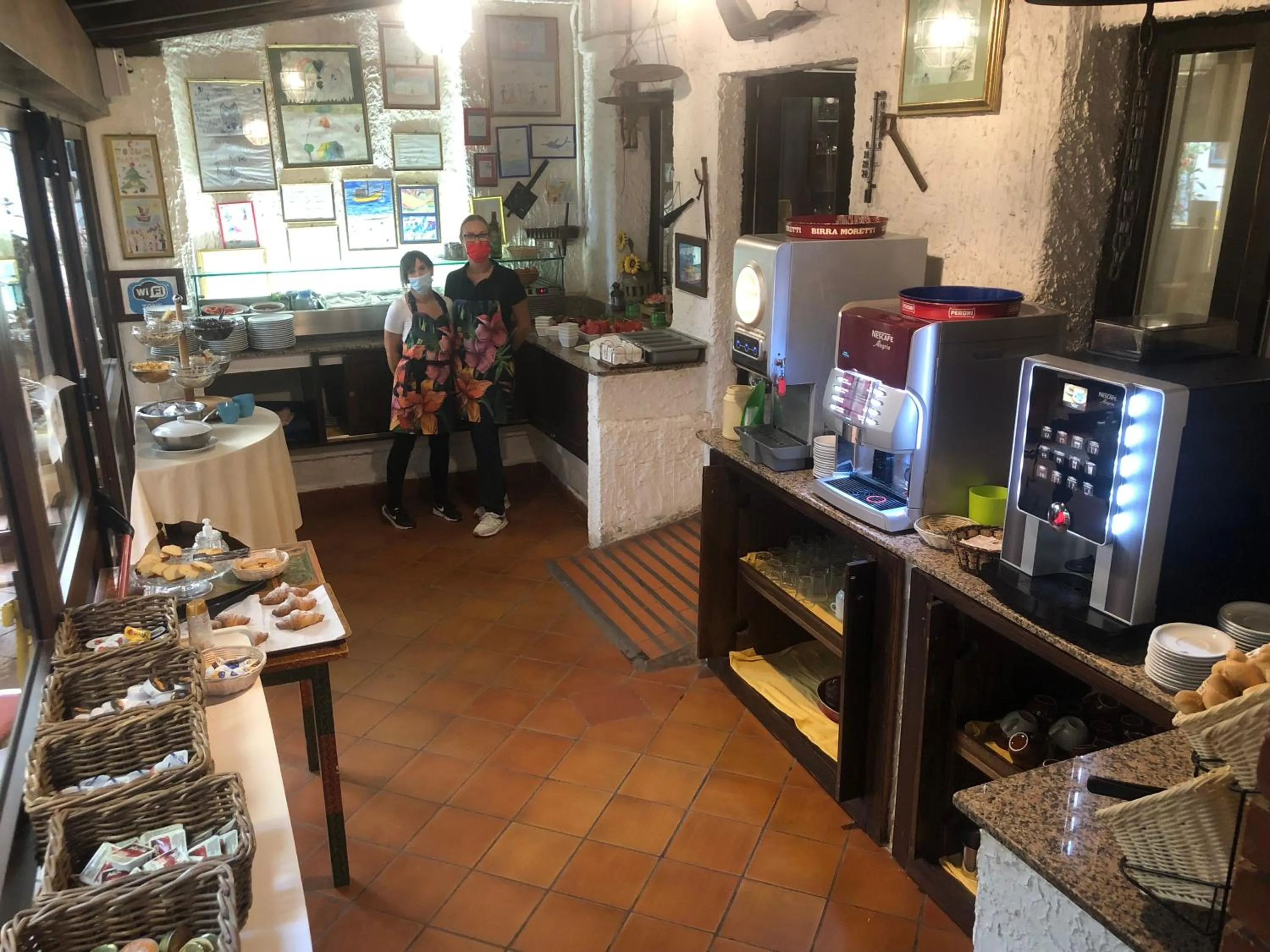 Food and drinks in Hotel da Peppe