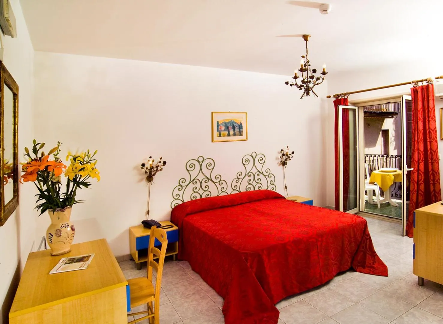 Bedroom in Hotel da Peppe