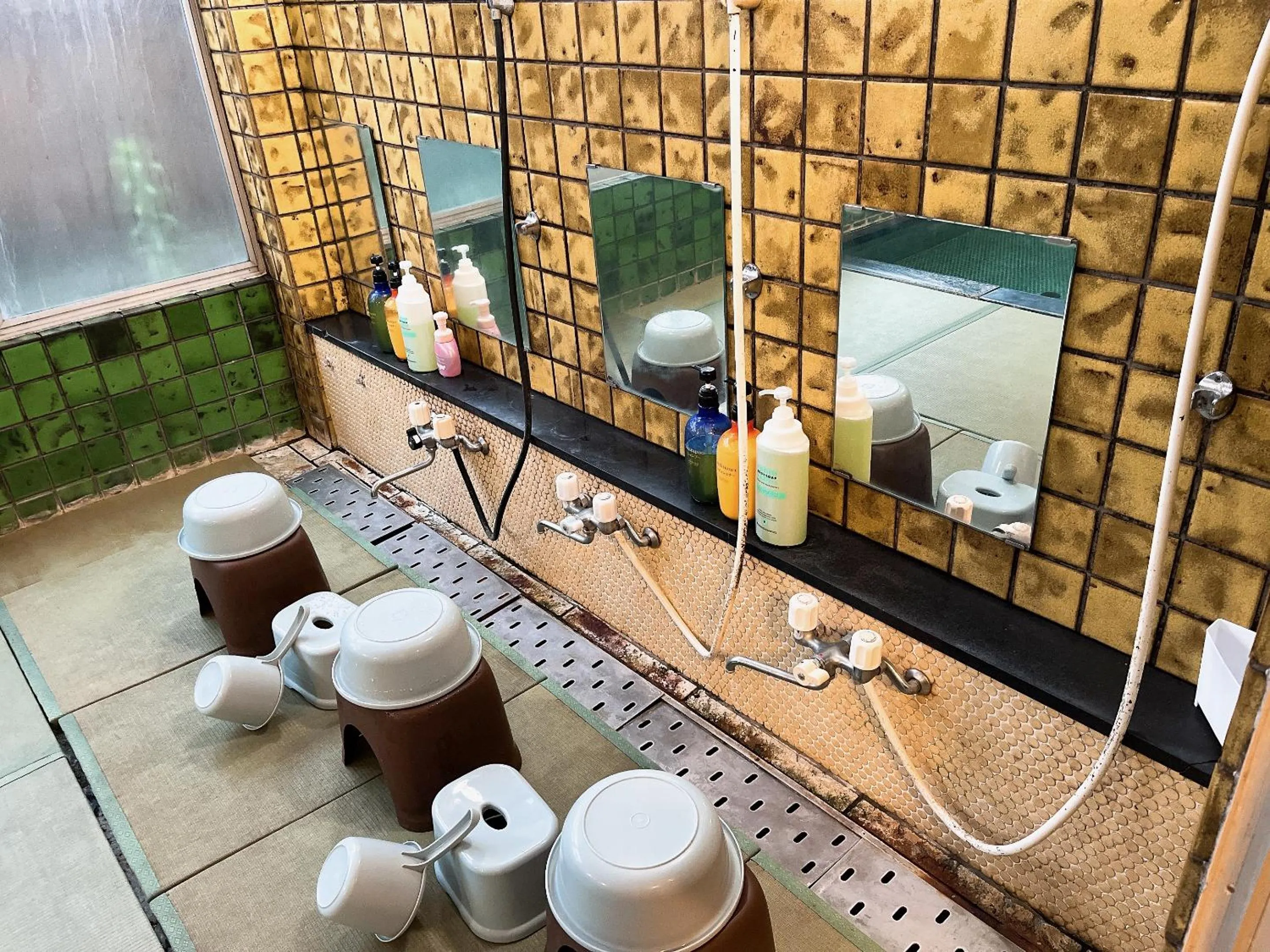 Shower in Asama Onsen FAN! MATSUMOTO