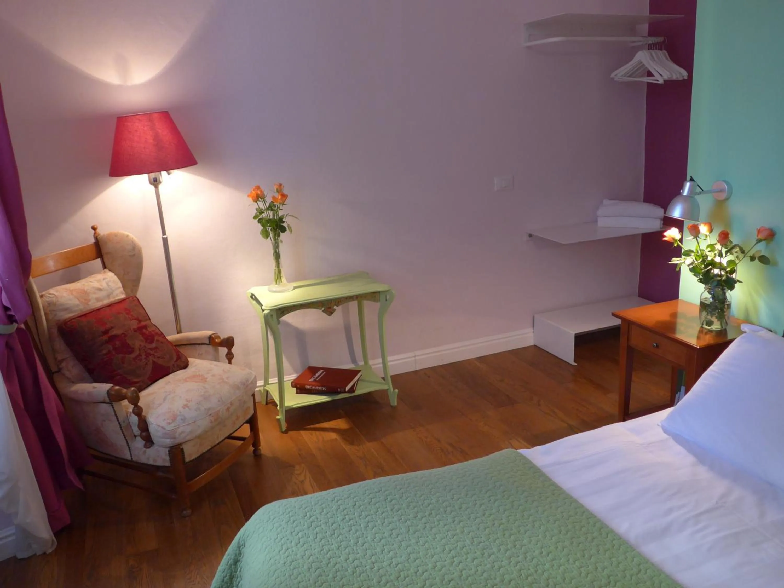 Decorative detail, Bed in B&B Casa Fenoglio