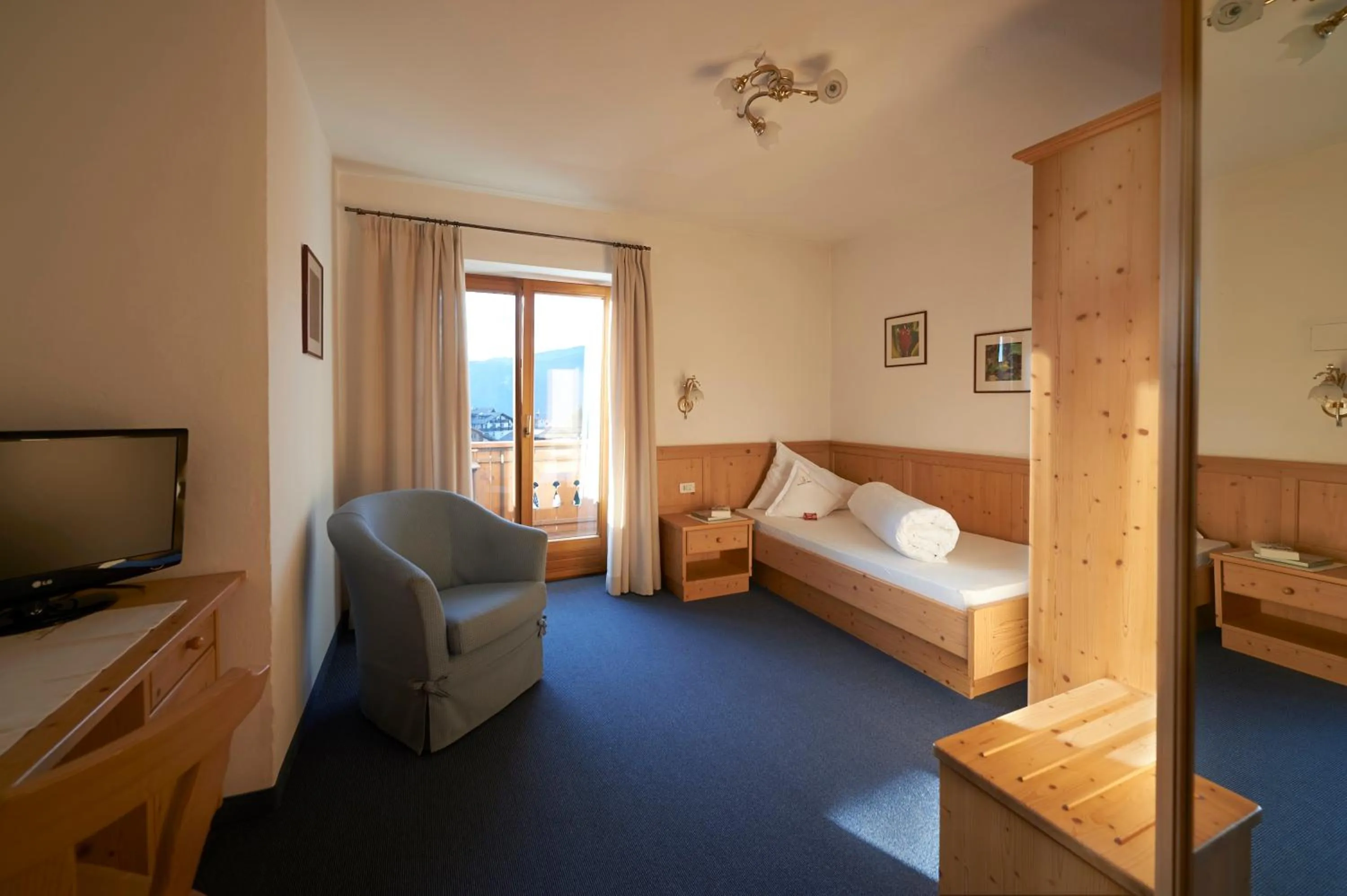 Photo of the whole room, Bed in Parc Hotel Tyrol