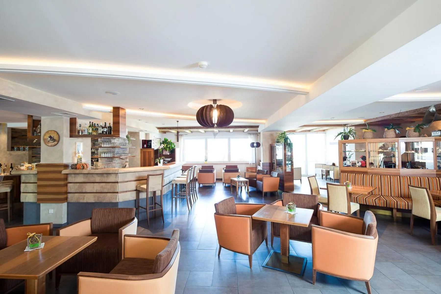 Lounge or bar in Parc Hotel Tyrol