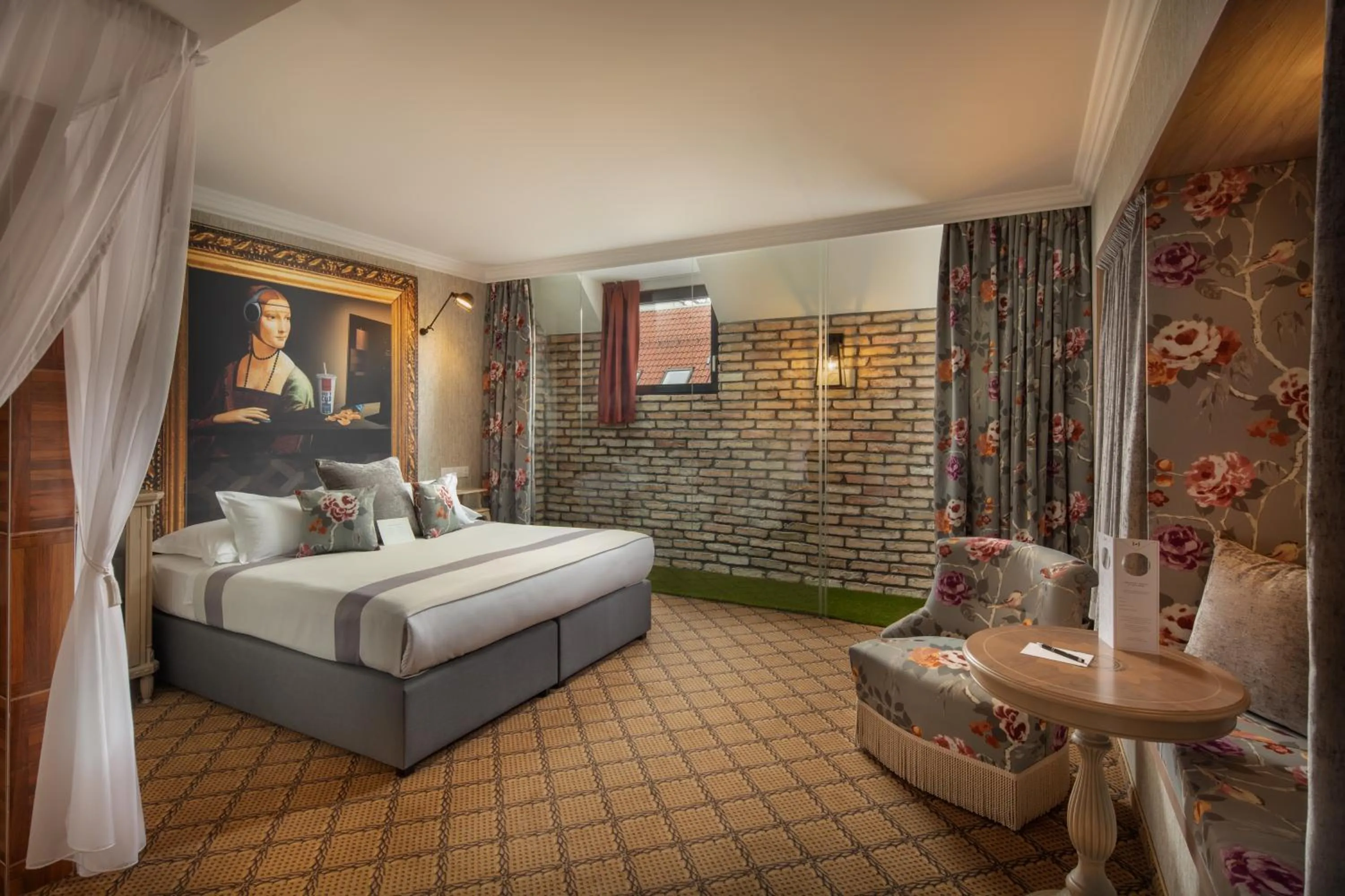 Photo of the whole room, Bed in Mystery Hotel Budapest, Preferred Hotels & Resorts