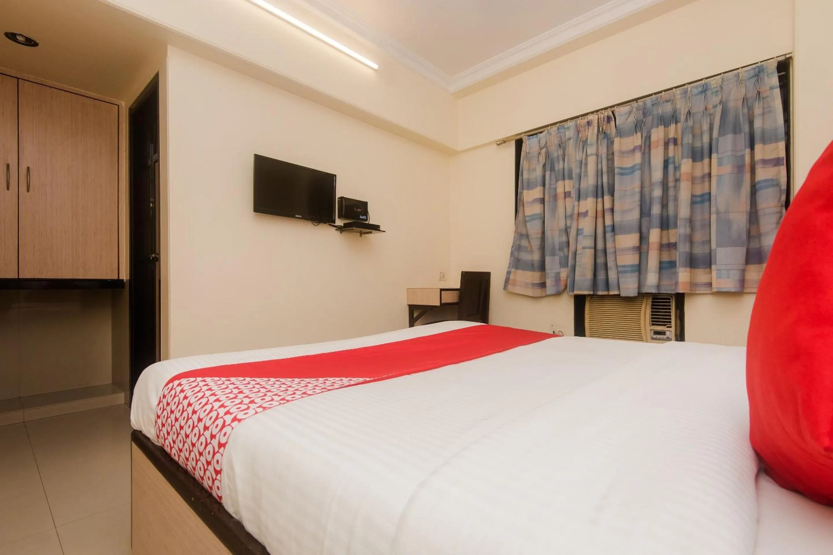 Bedroom, Bed in Super Hotel O Solitaire