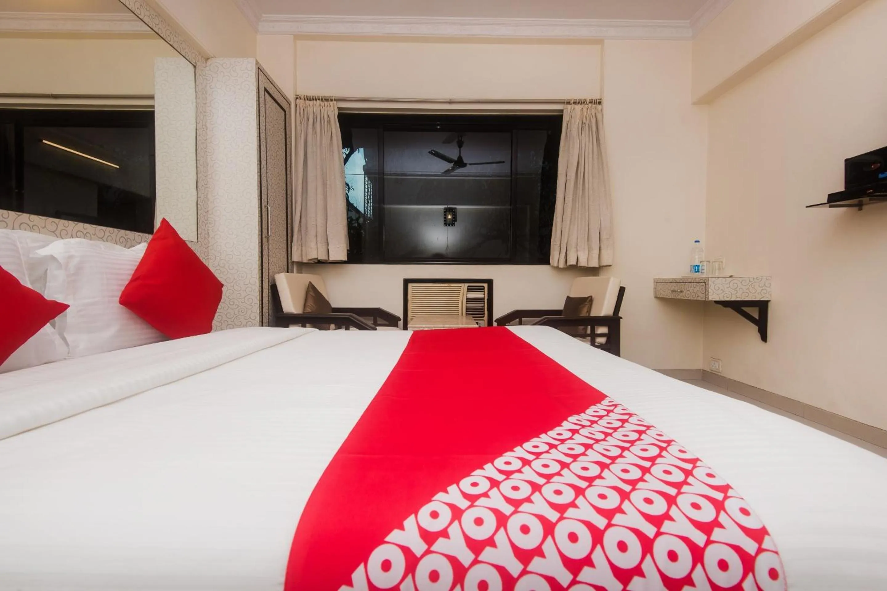 Bedroom, Bed in Super Hotel O Solitaire