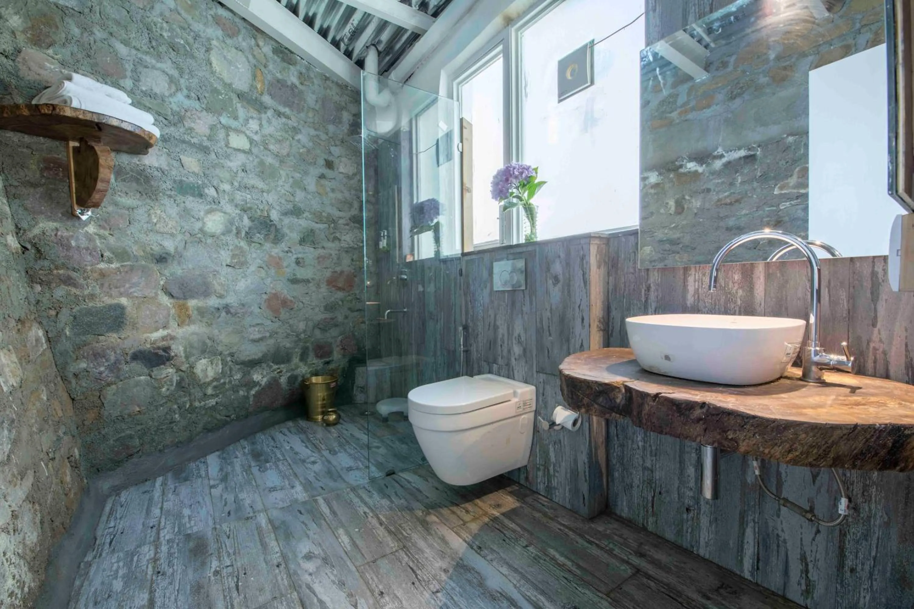 Bathroom in Seclude Ramgarh Cliff's edge