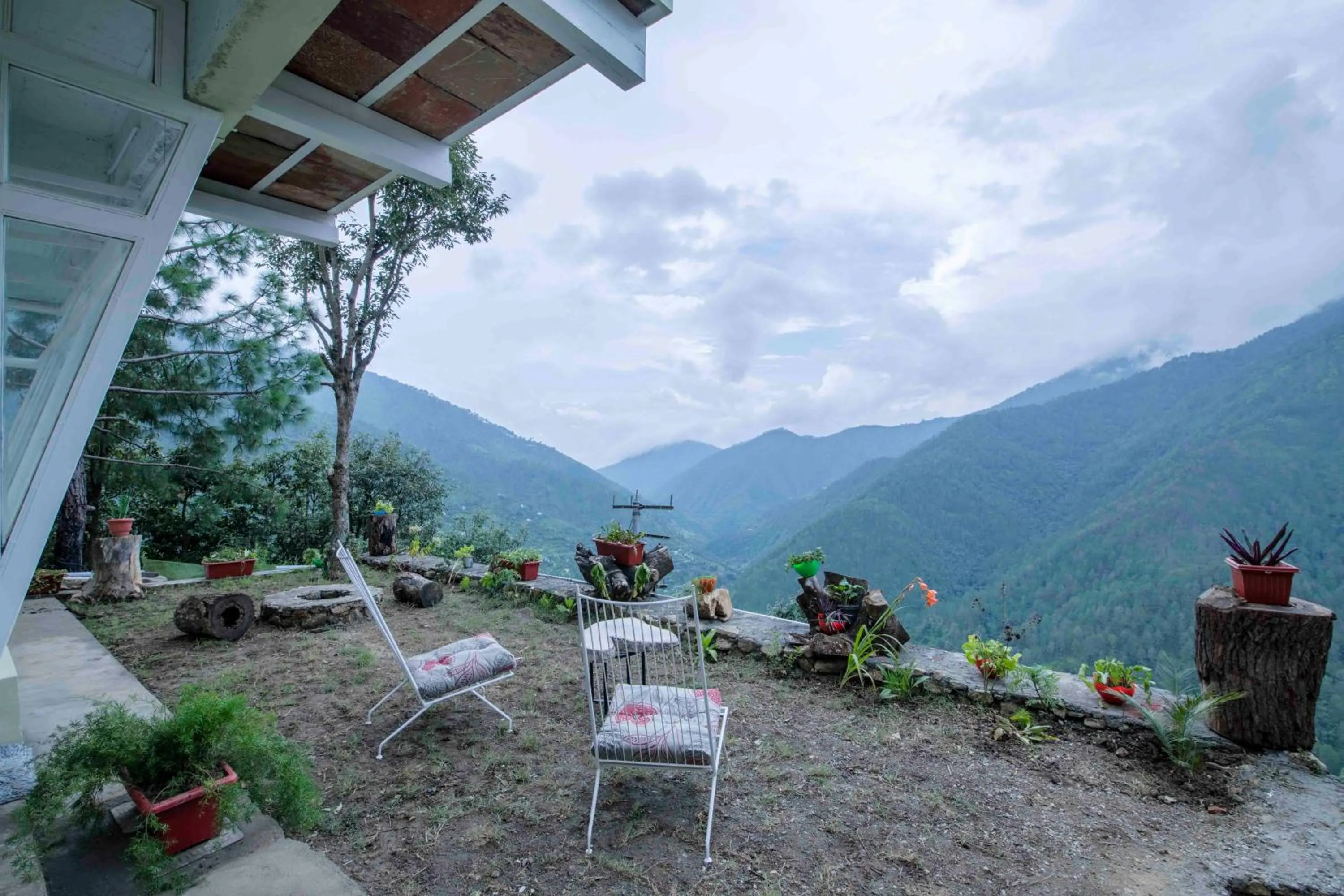 Natural landscape in Seclude Ramgarh Cliff's edge