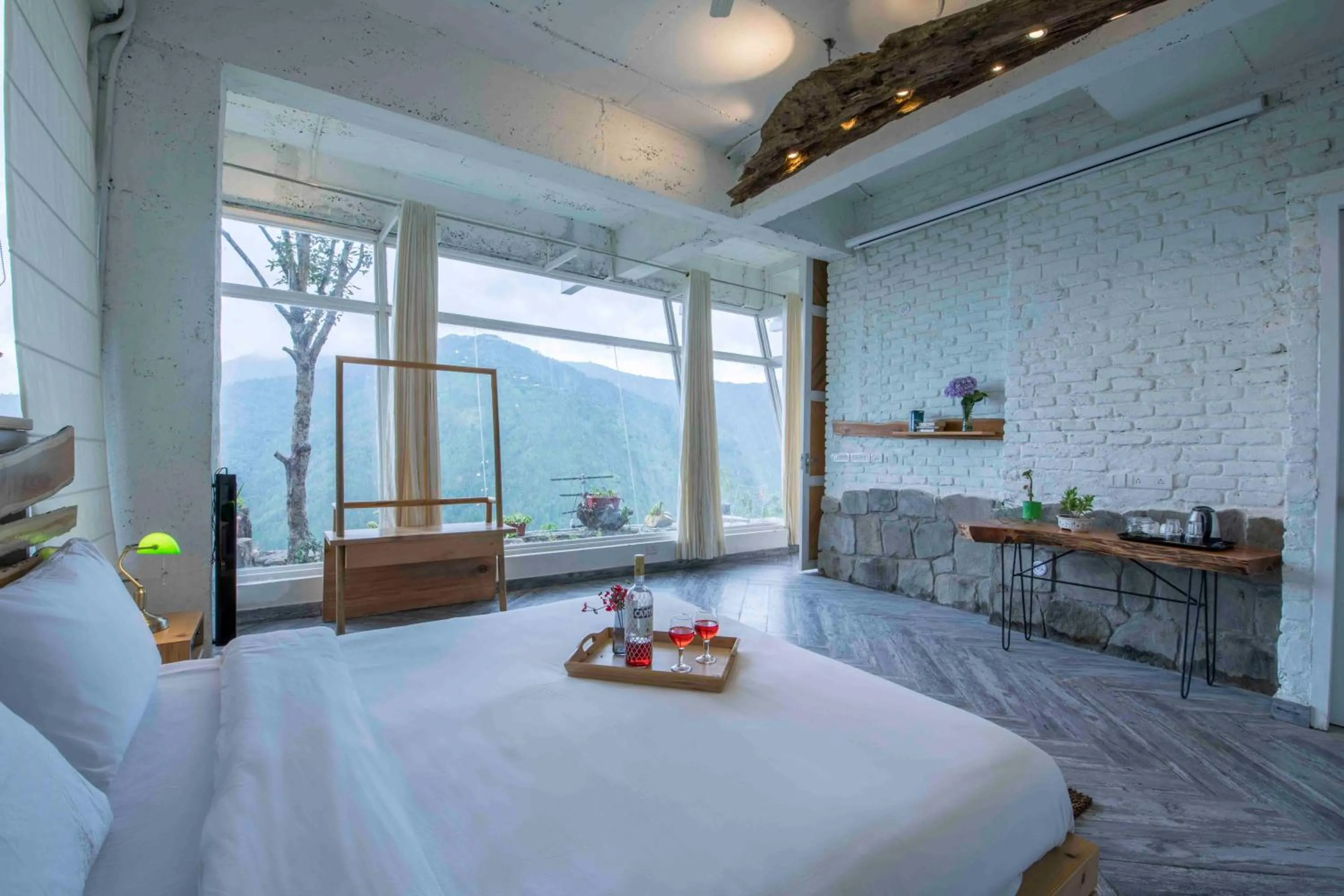 Bedroom in Seclude Ramgarh Cliff's edge
