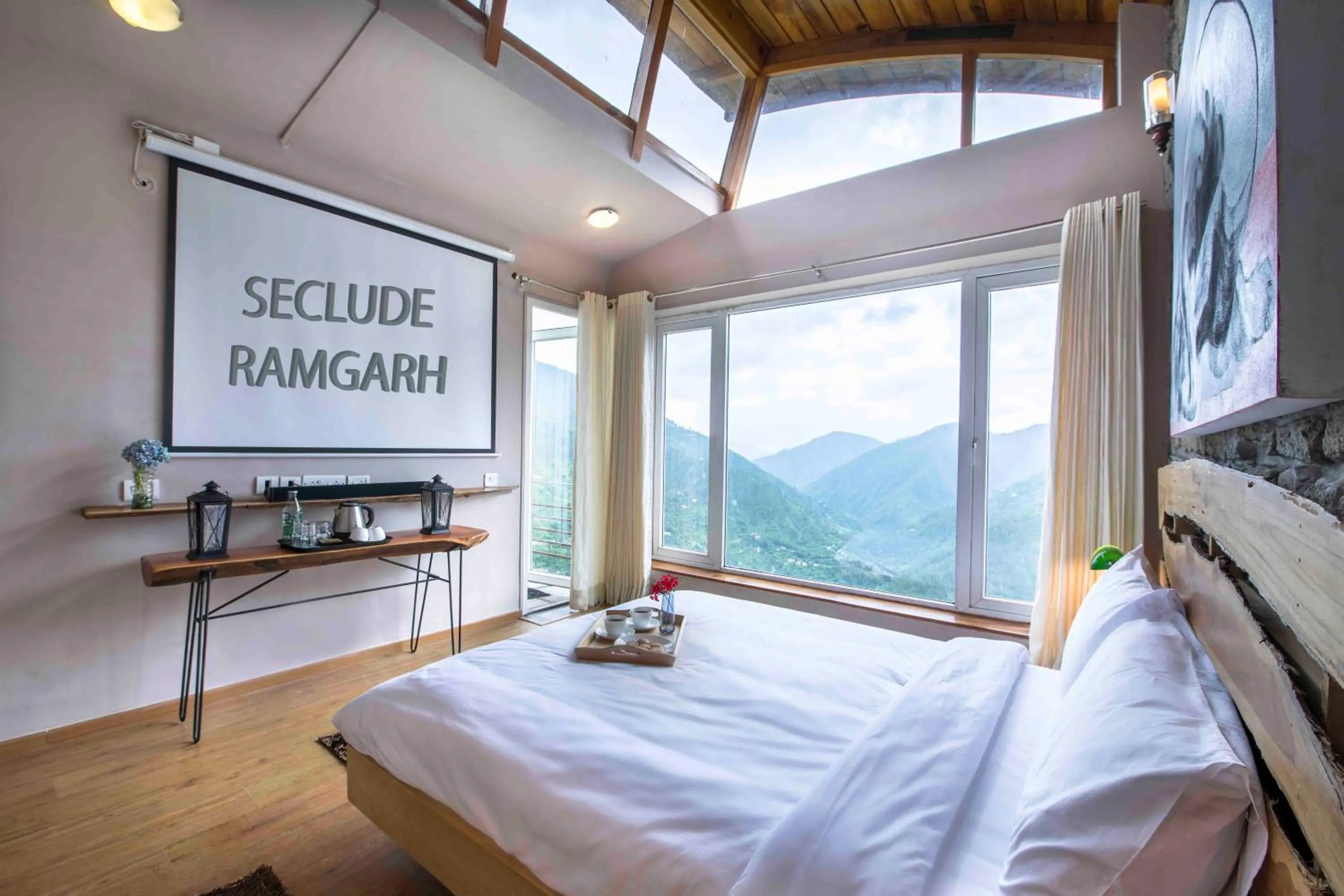 Photo of the whole room, Bed in Seclude Ramgarh Cliff's edge