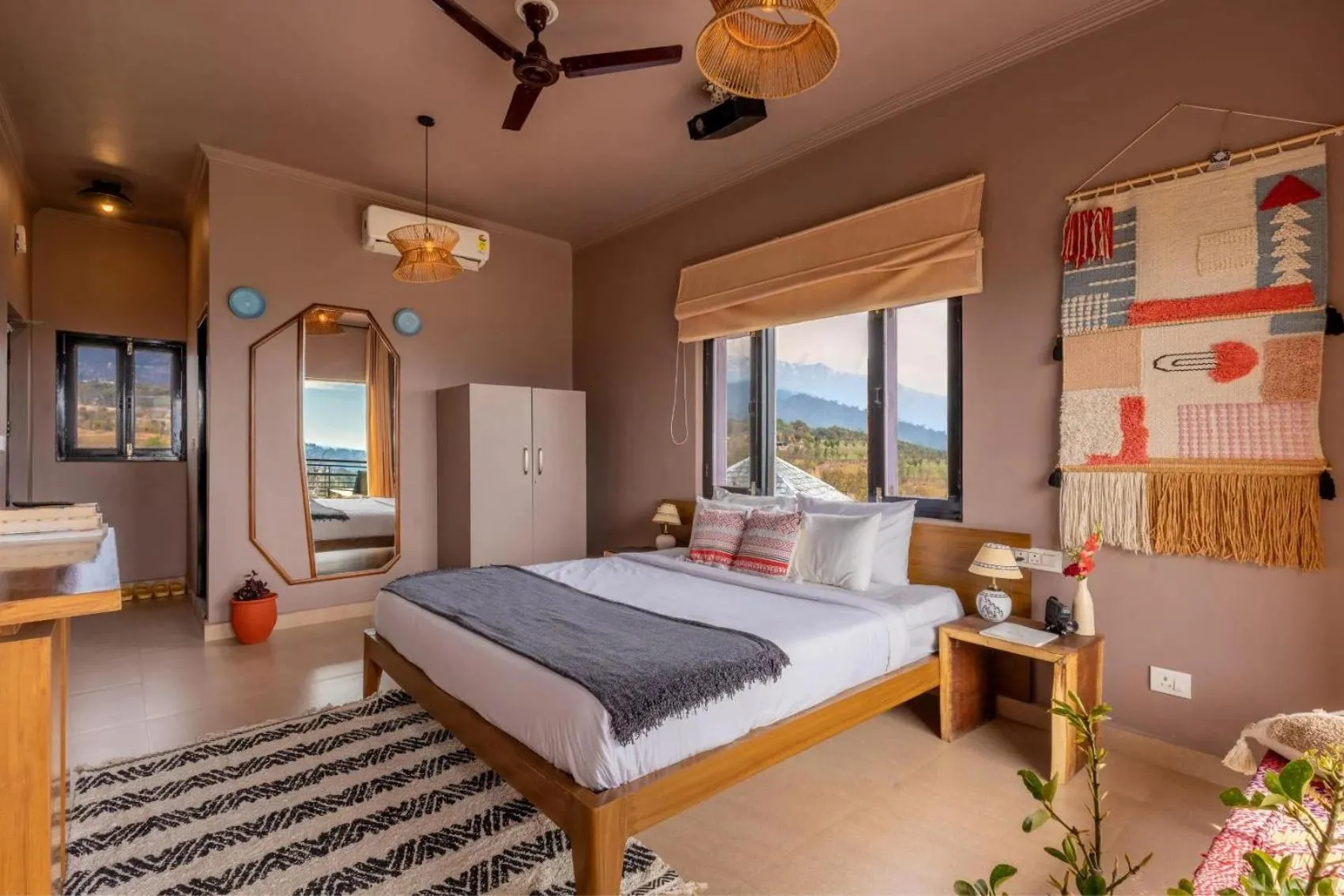 Bedroom, Bed in Seclude Palampur