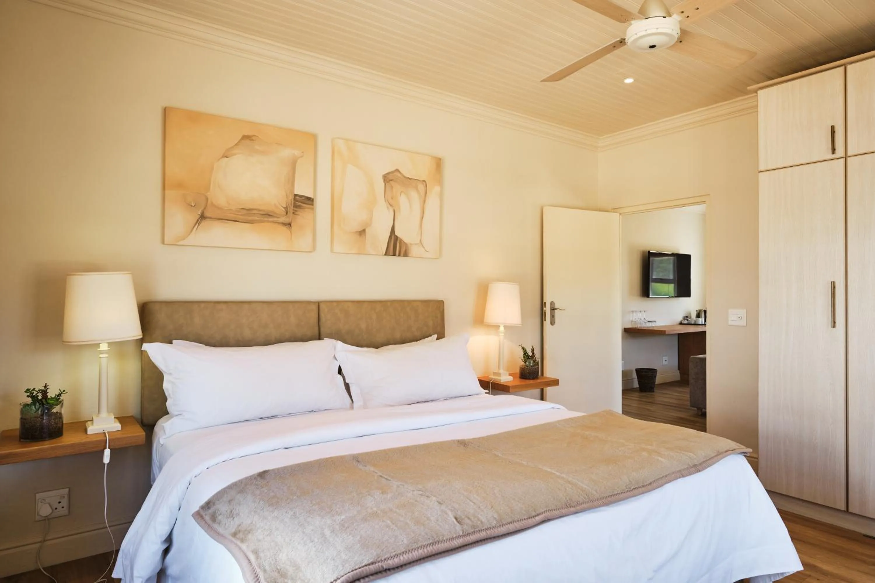 Bedroom, Bed in Rijk's Wine Estate & Hotel