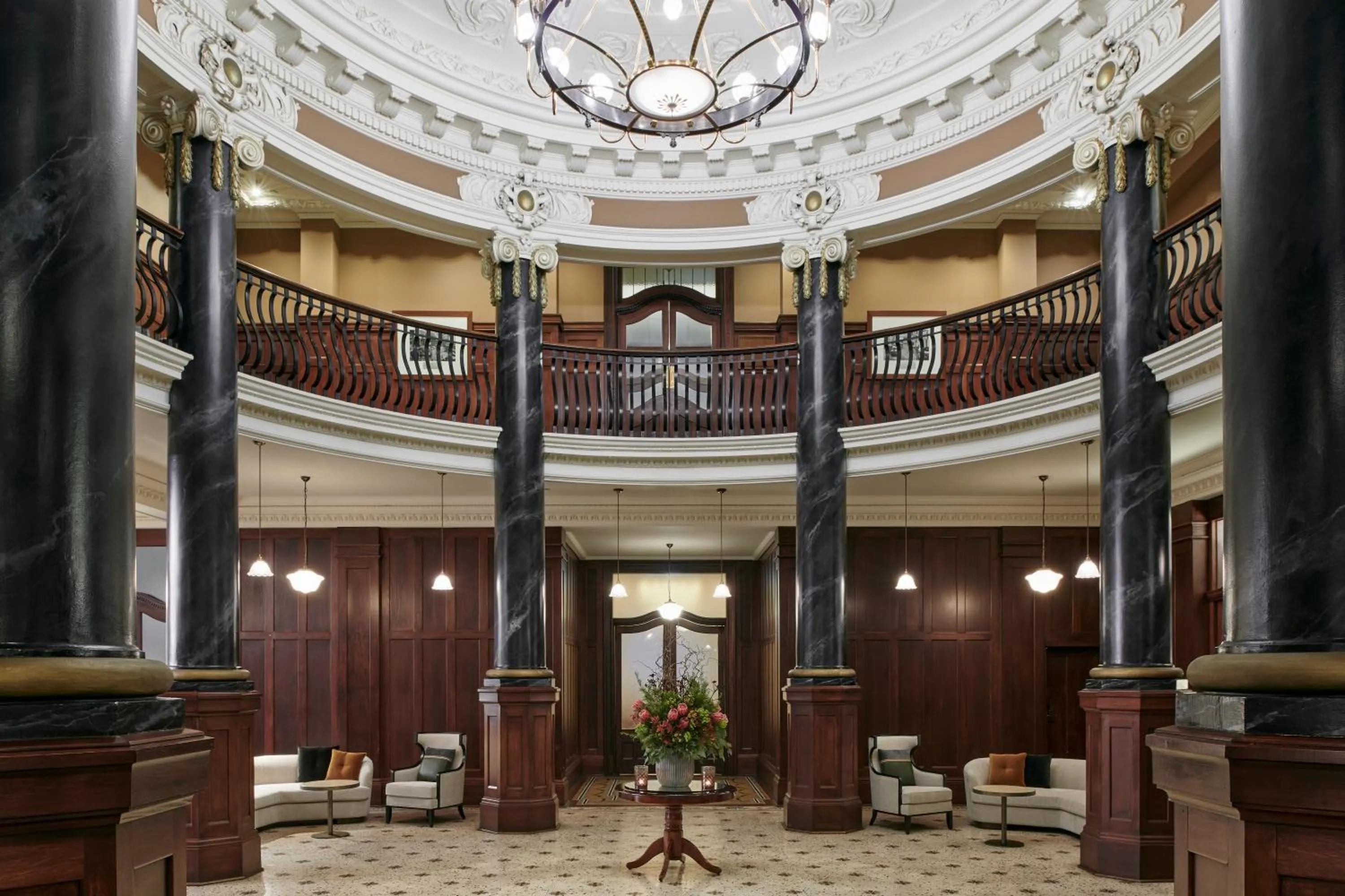 Property building in Rendezvous Hotel Melbourne