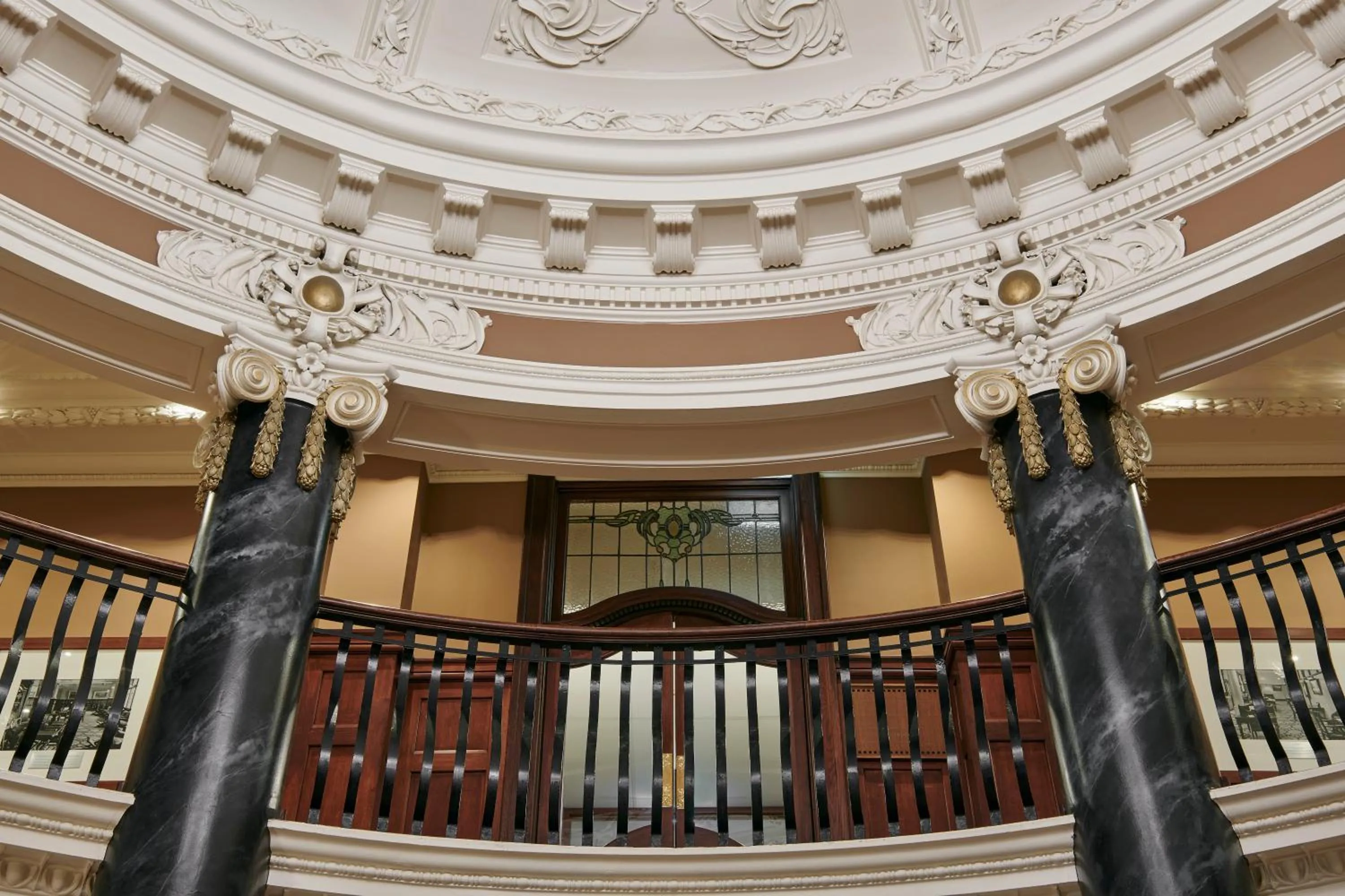 Property building in Rendezvous Hotel Melbourne