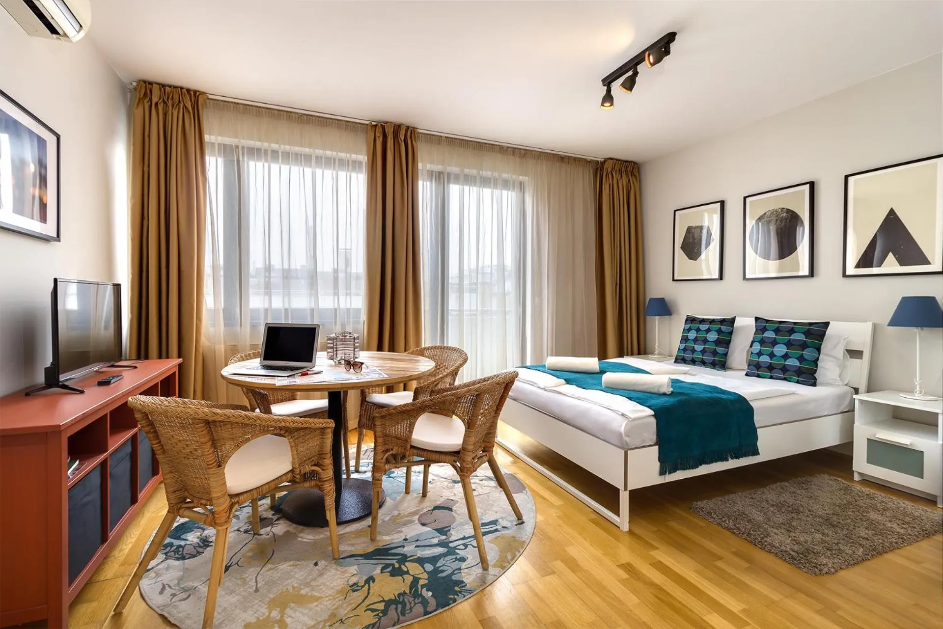 Quality Point Apartments 0-24 reception