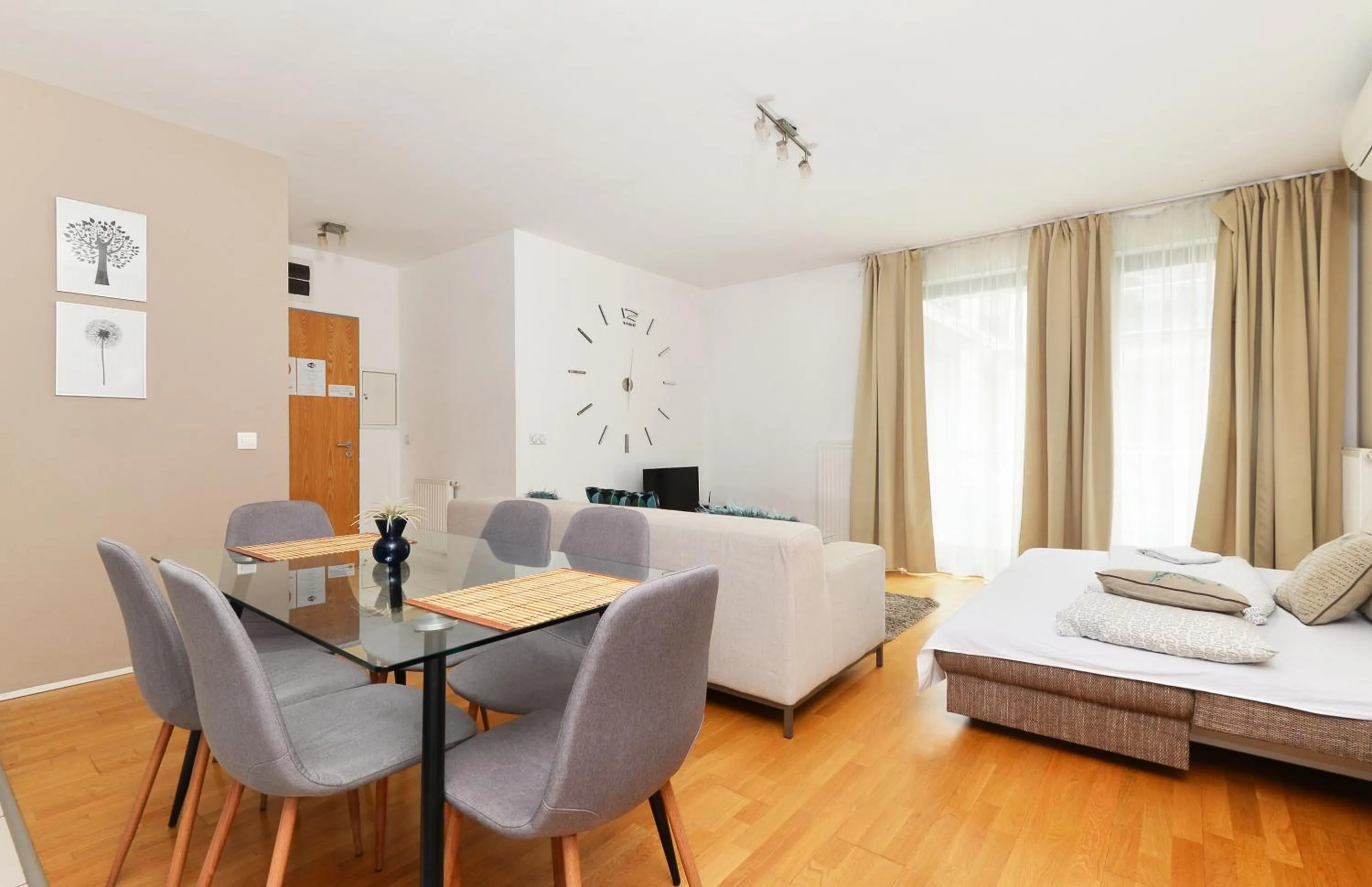 Quality Point Apartments 0-24 reception