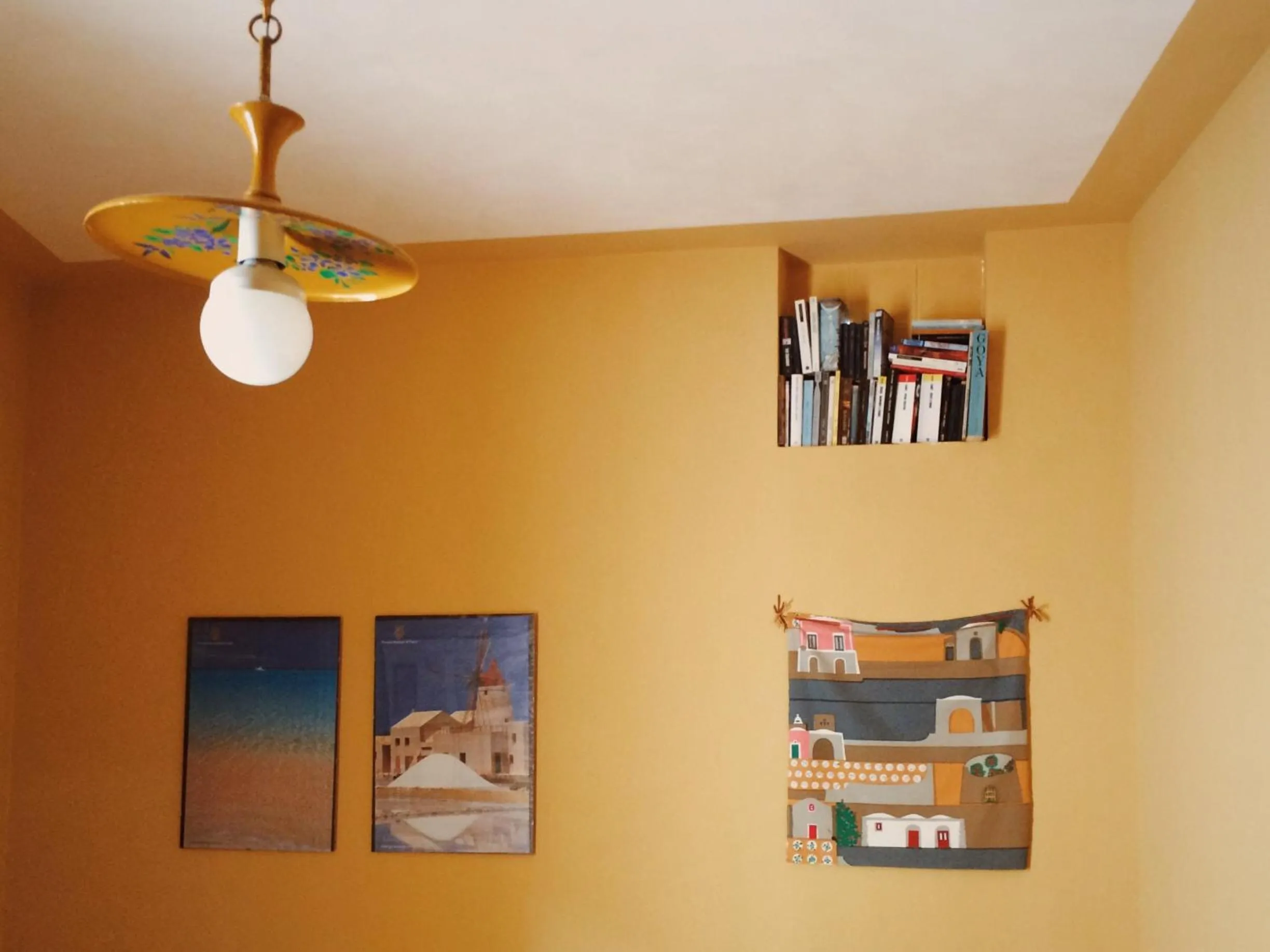 Decorative detail in B&B Case a San Matteo