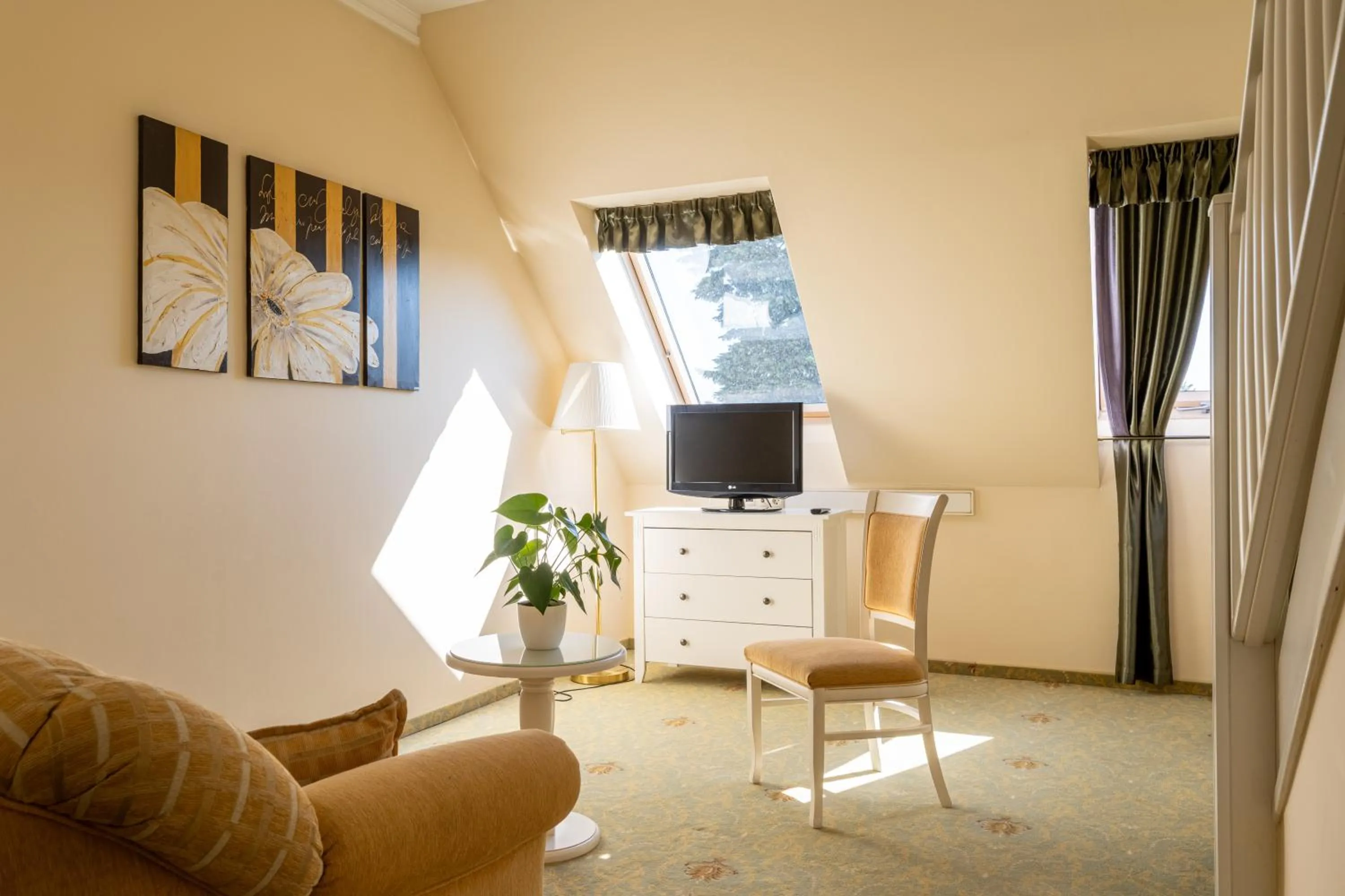 Photo of the whole room in Calimbra Wellness Hotel Superior