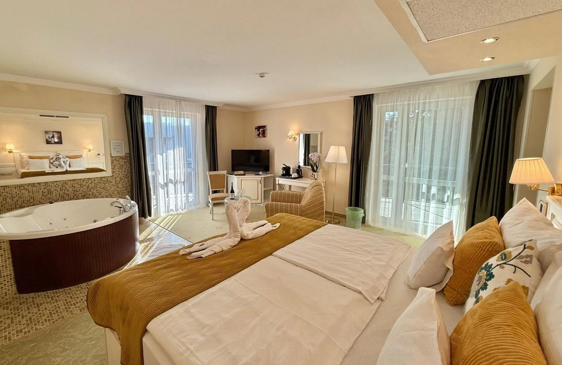 Photo of the whole room, Bed in Calimbra Wellness Hotel Superior