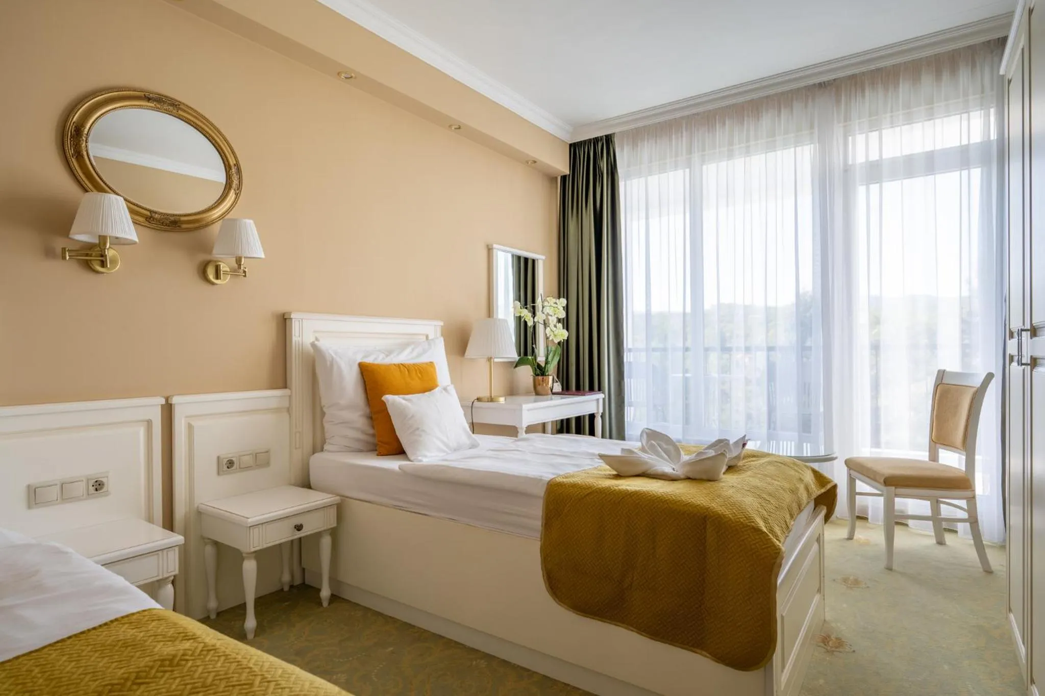 Photo of the whole room, Bed in Calimbra Wellness Hotel Superior