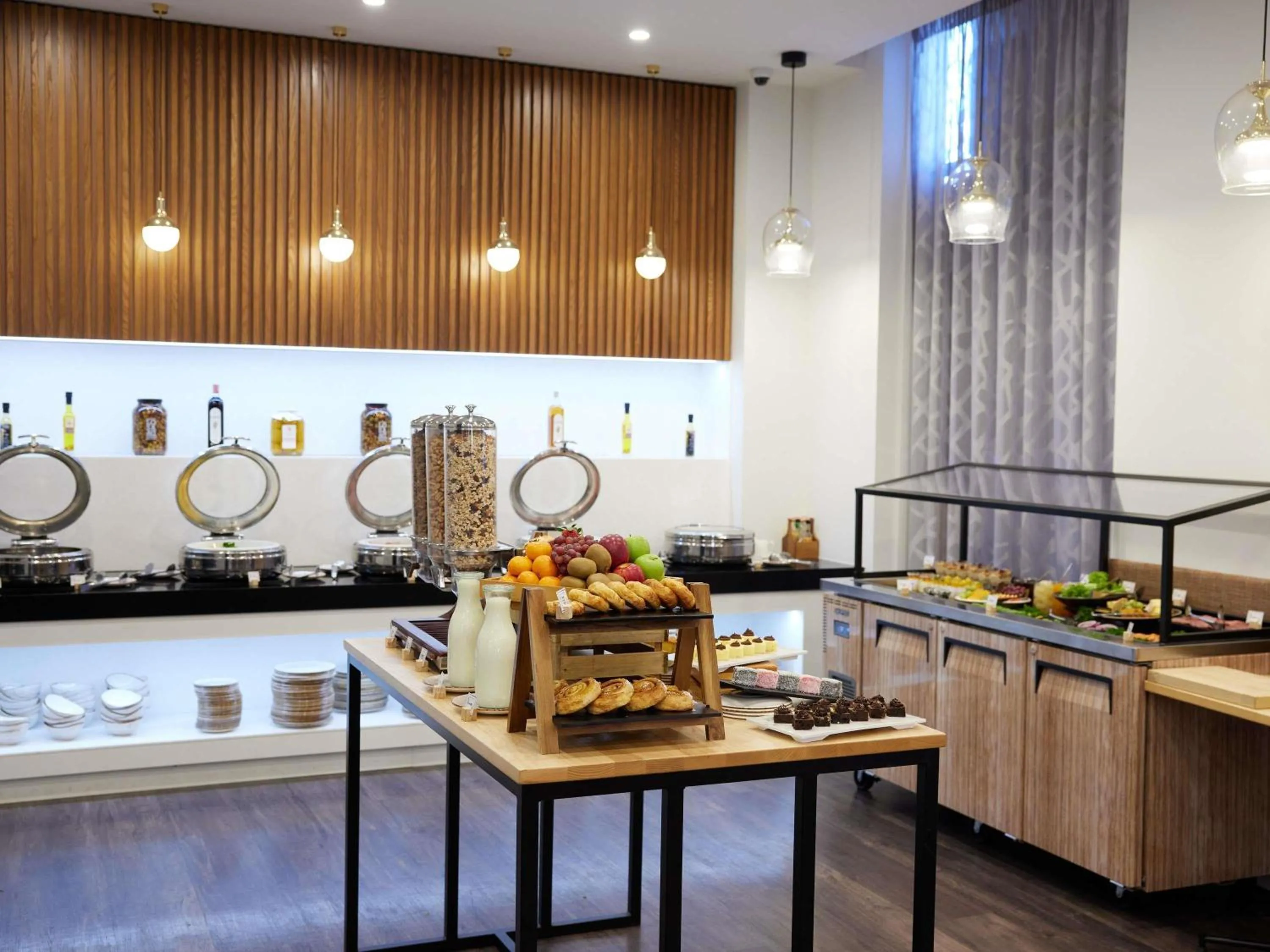 Restaurant/places to eat in The Sebel Auckland Manukau