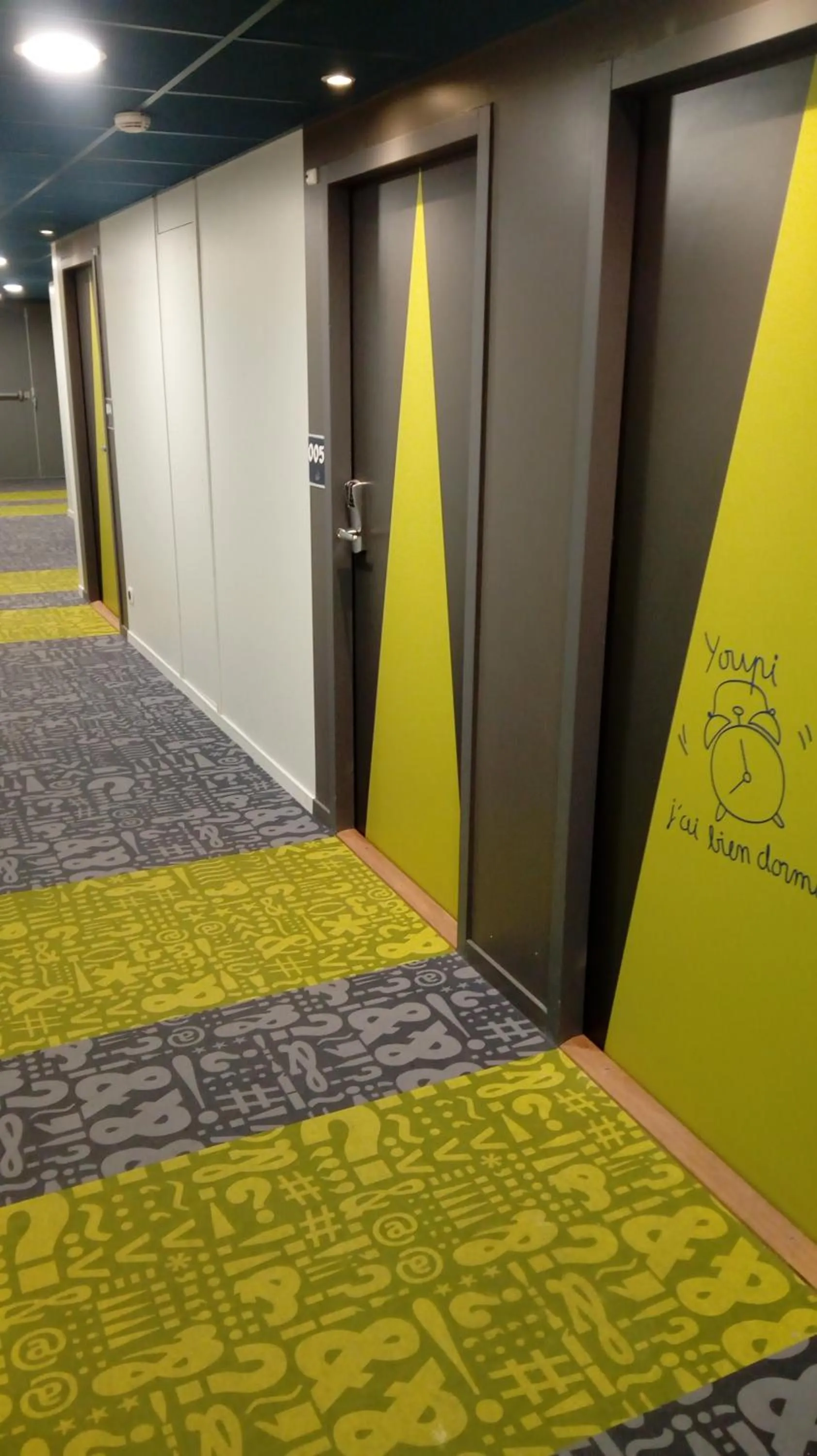 Decorative detail in ibis budget Dieppe Centre Port