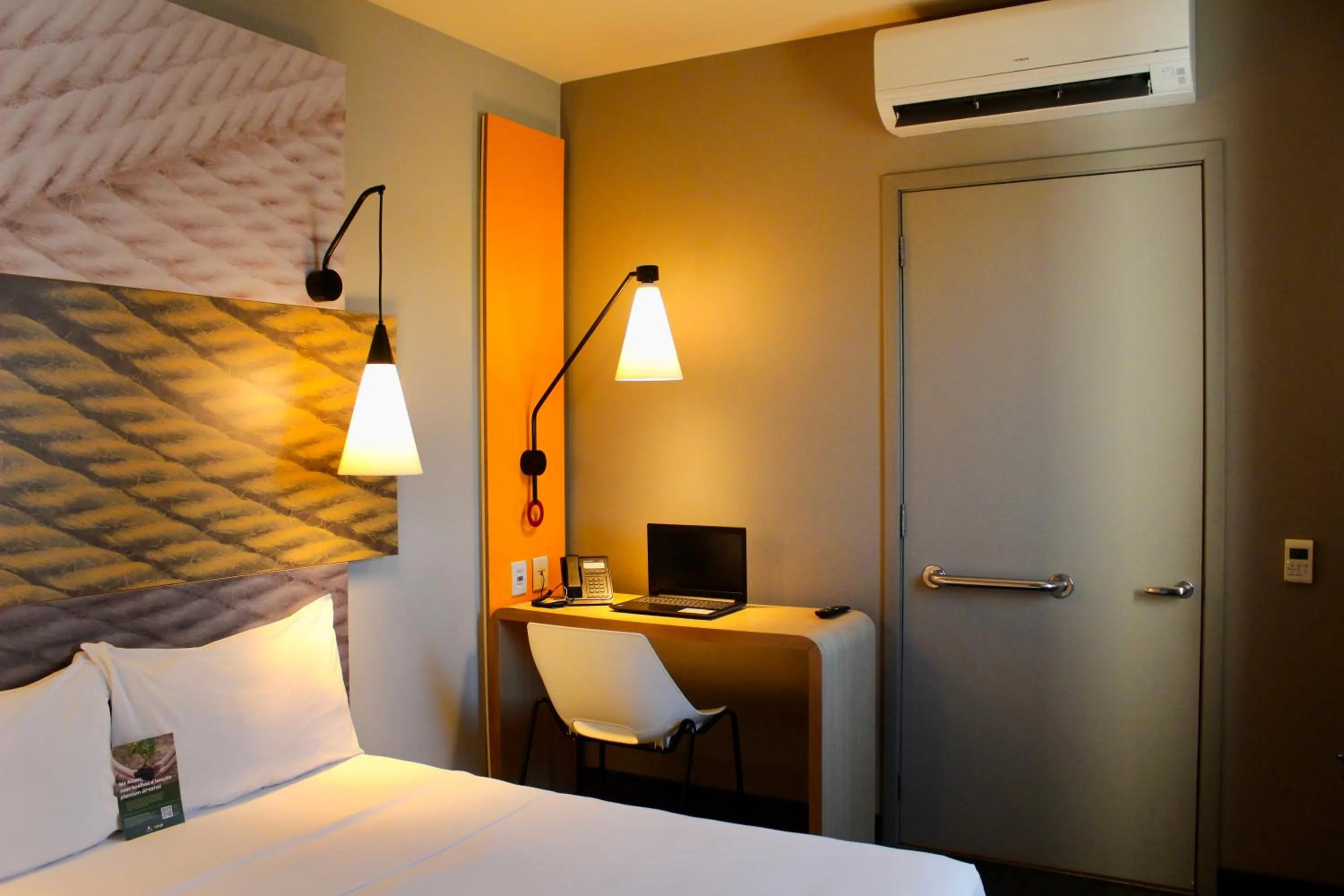 Photo of the whole room, Bed in ibis Natal