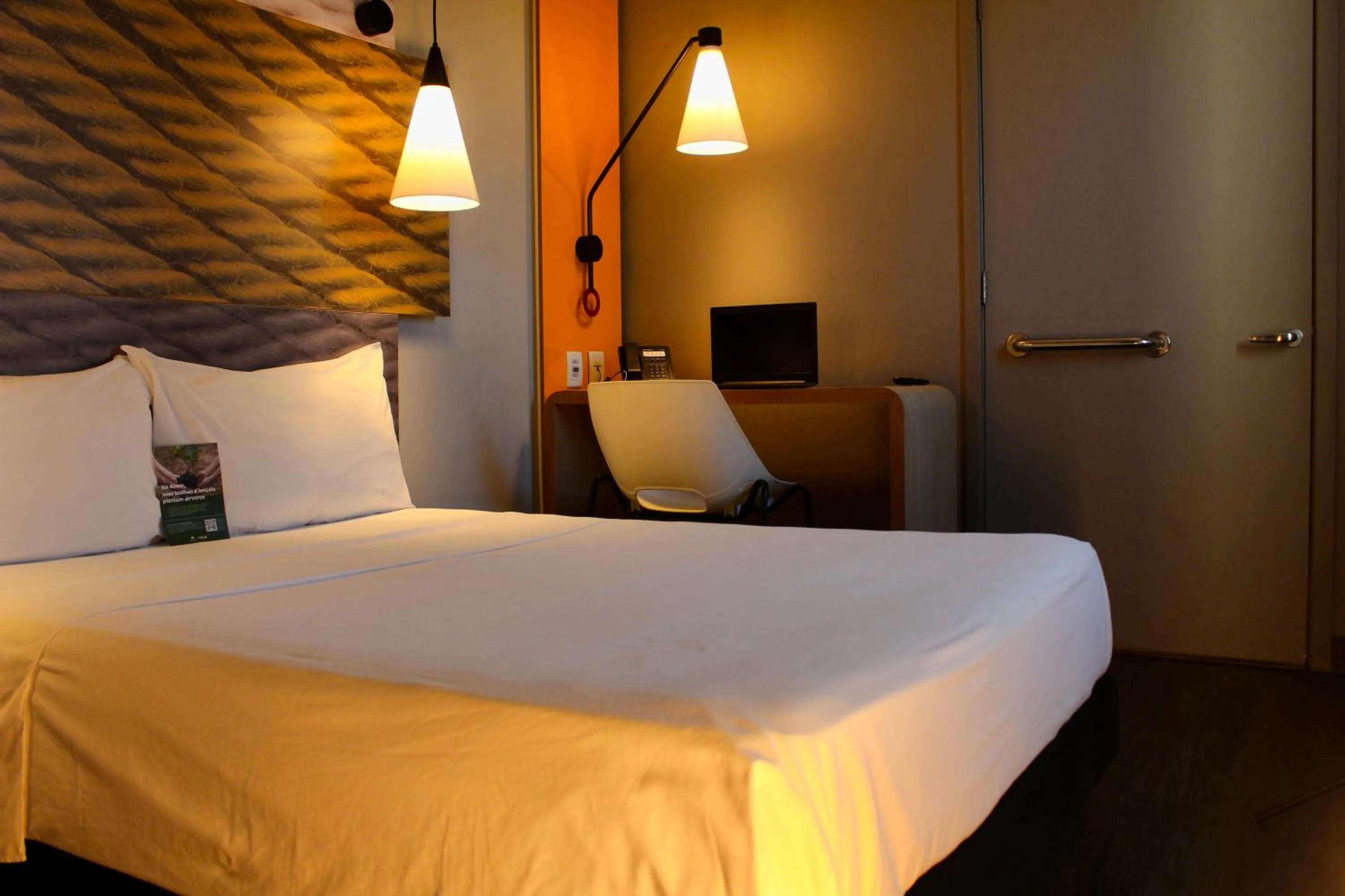 Photo of the whole room, Bed in ibis Natal