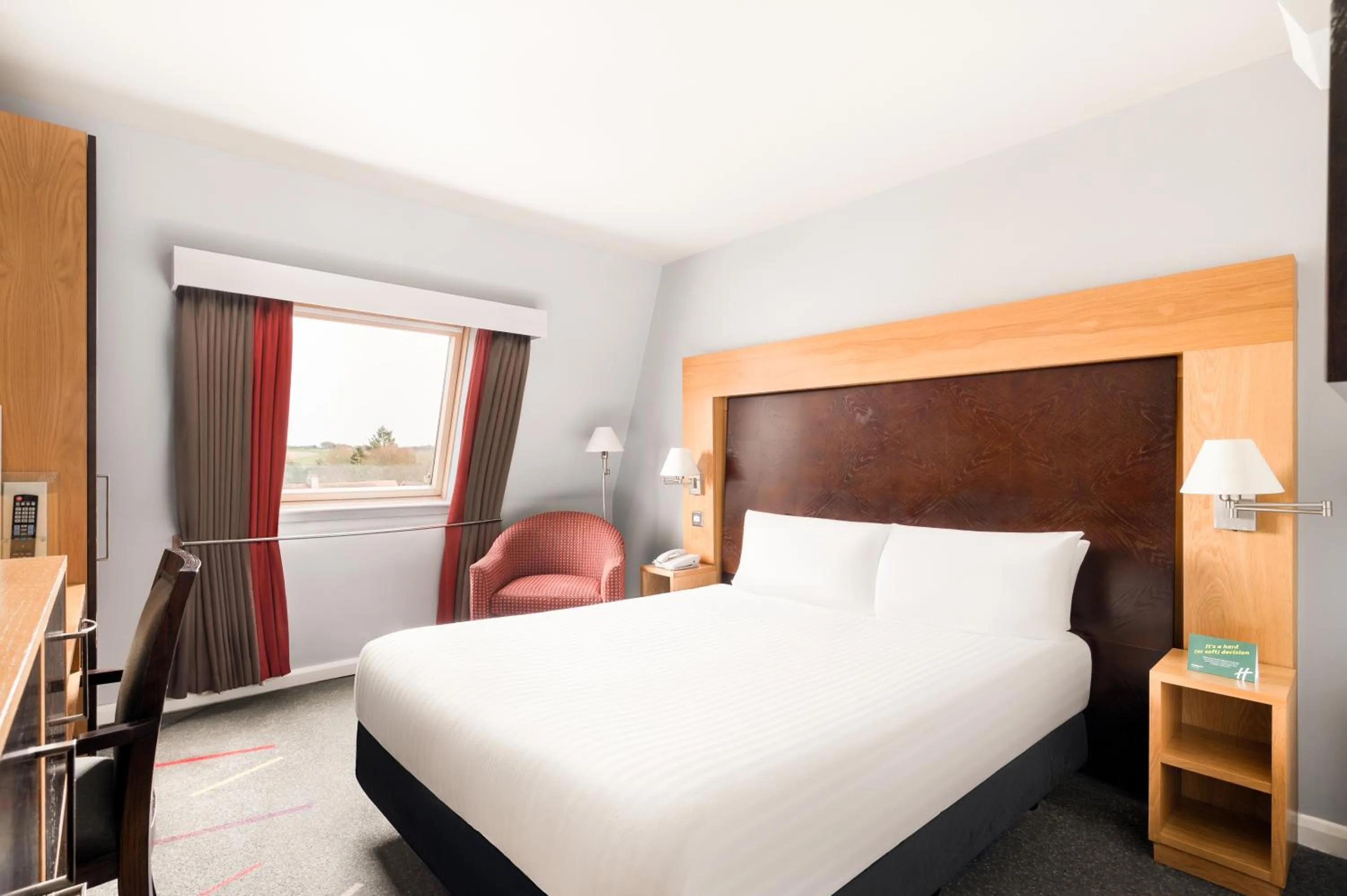 Bed in Holiday Inn Aberdeen West by IHG