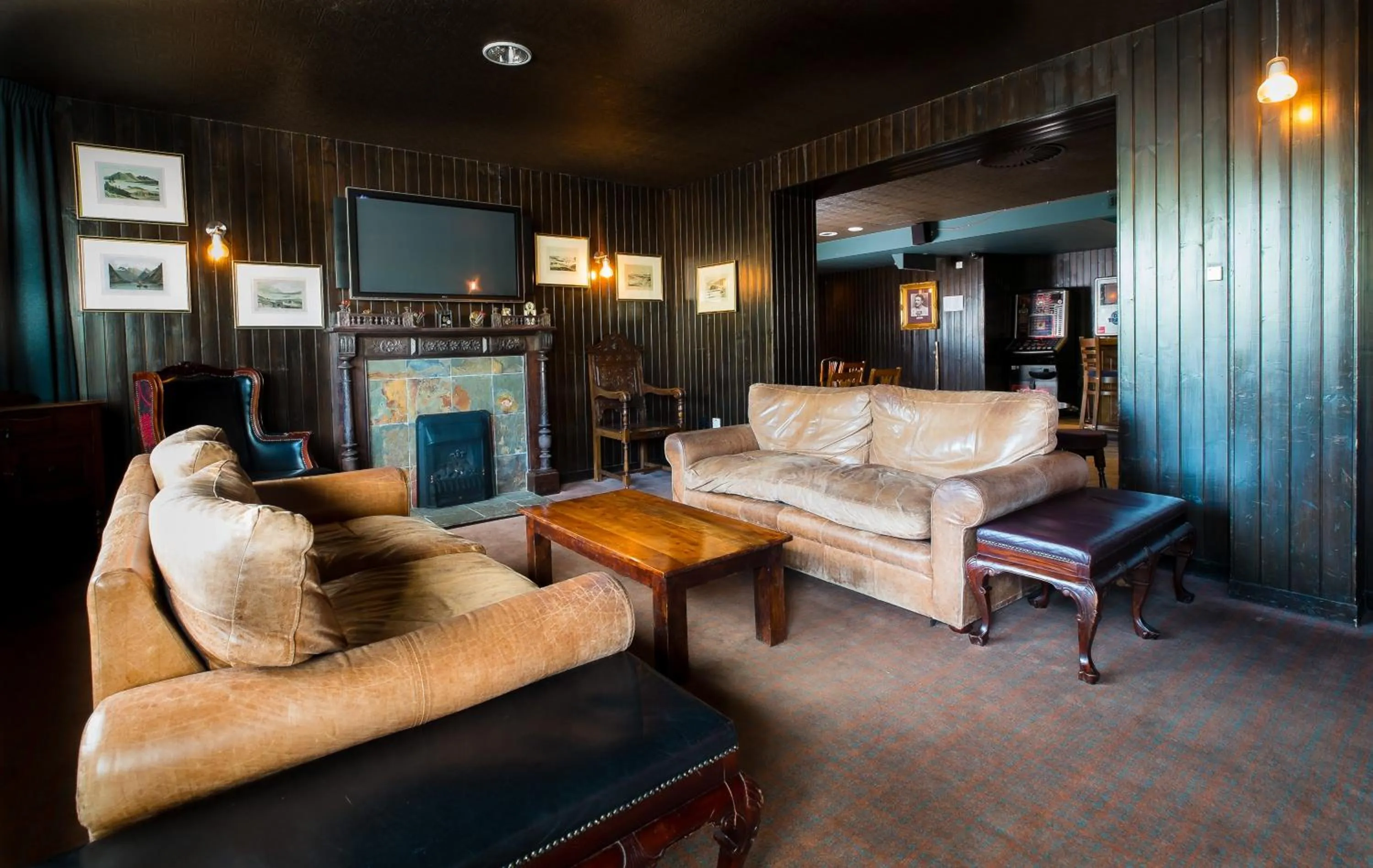 Lounge or bar in Holiday Inn Aberdeen West by IHG