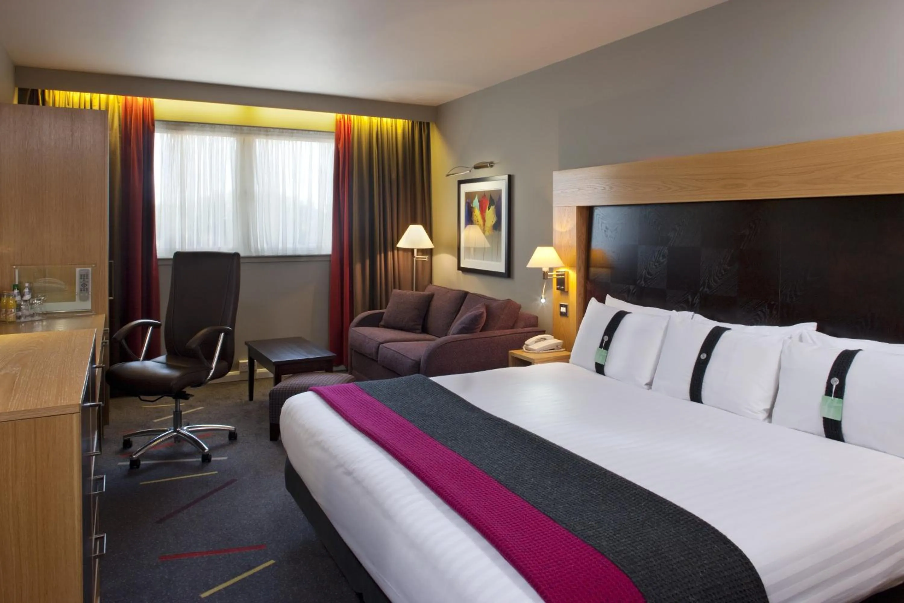 Photo of the whole room, Bed in Holiday Inn Aberdeen West by IHG