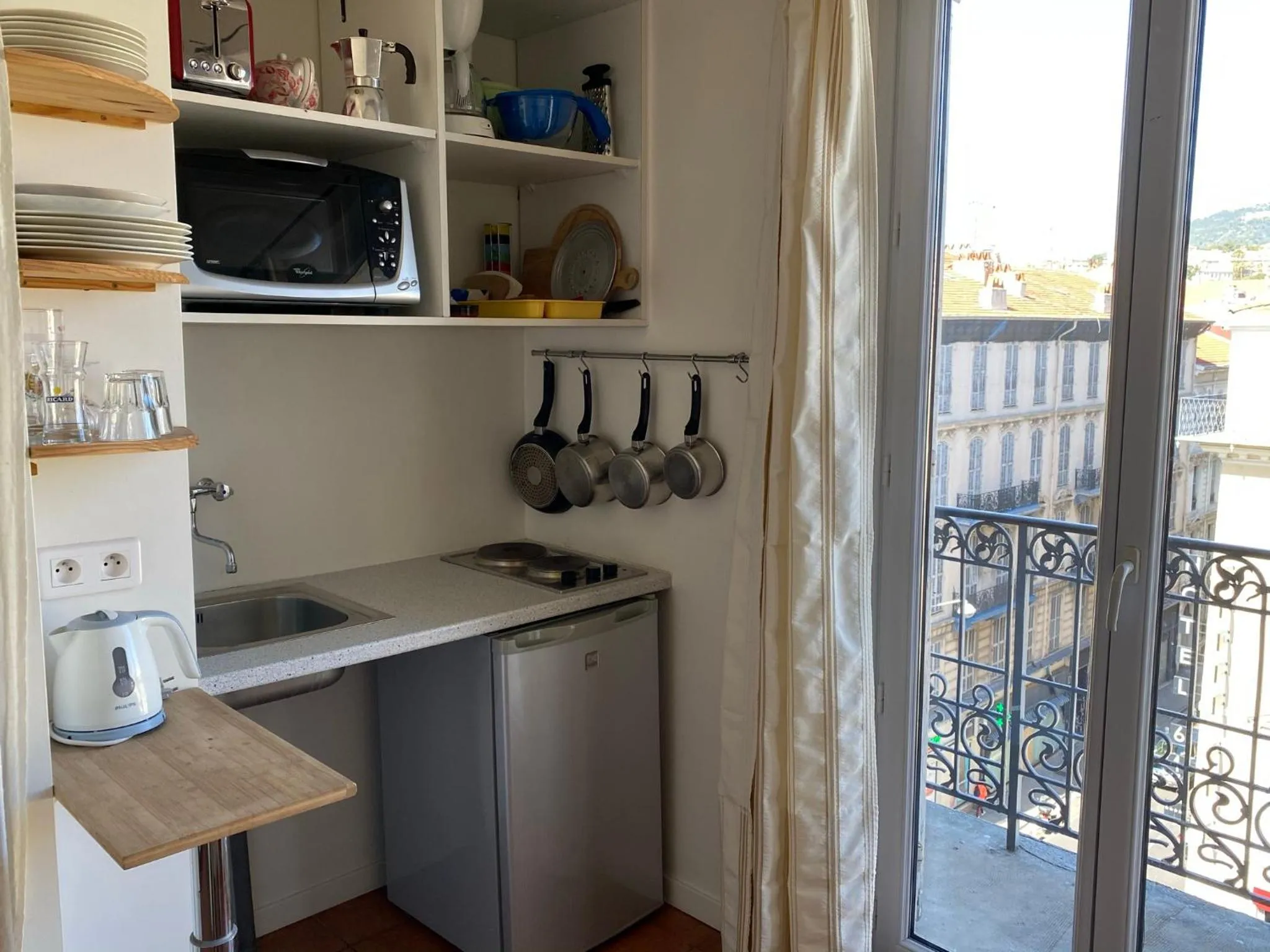 Kitchen or kitchenette in Studios Floreal