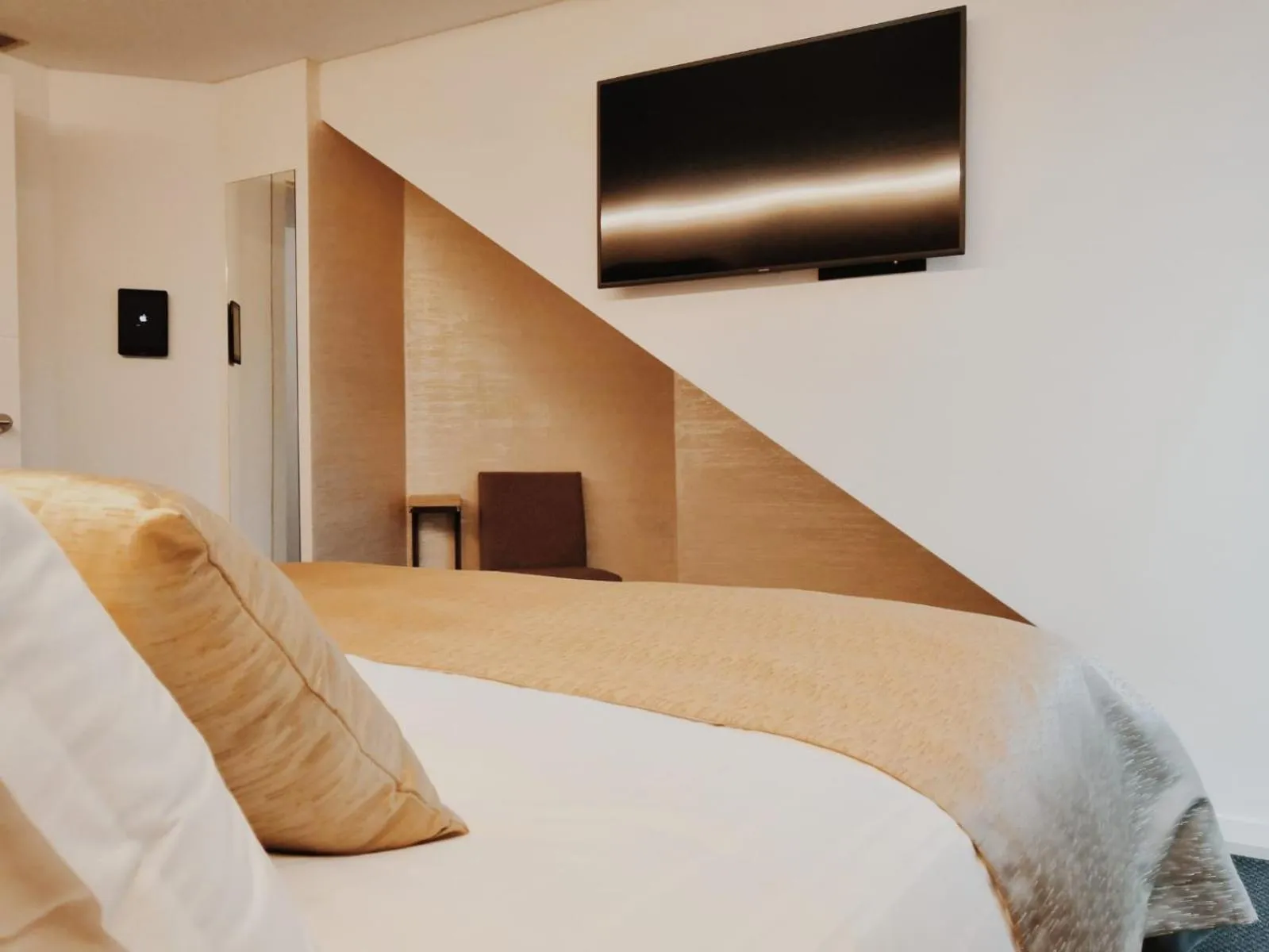 Bed in Sky Beach Aparthotel