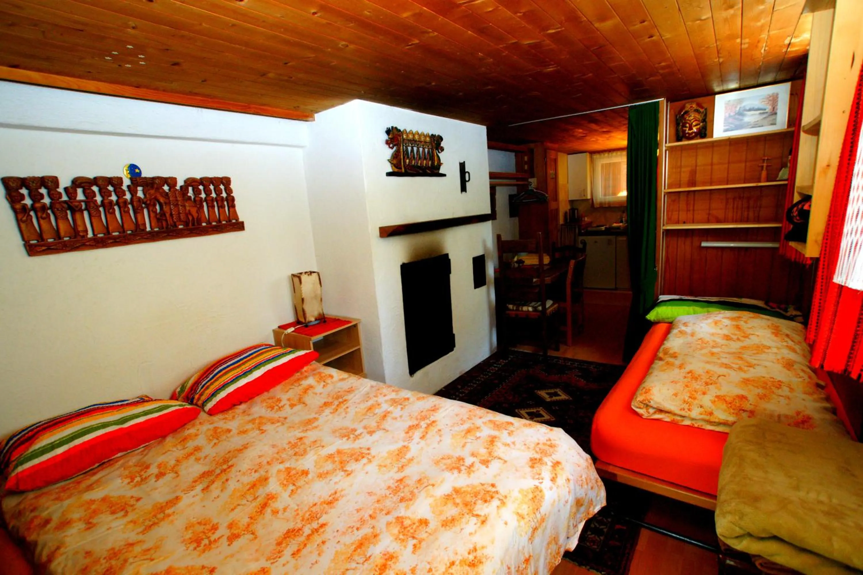 Photo of the whole room in Free Spirit Lodge