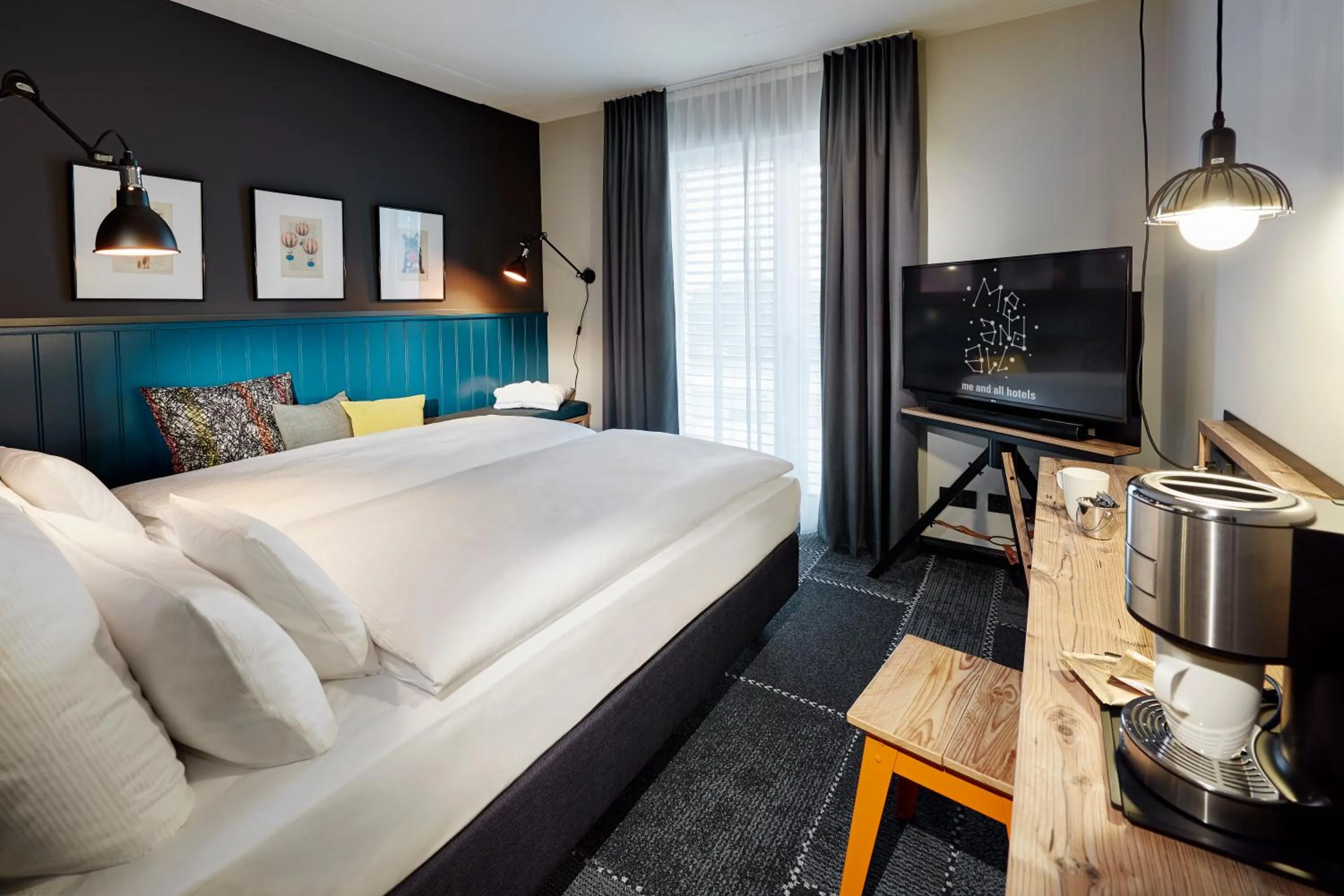 Photo of the whole room, Bed in Me and All Hotel Mainz, by Hyatt