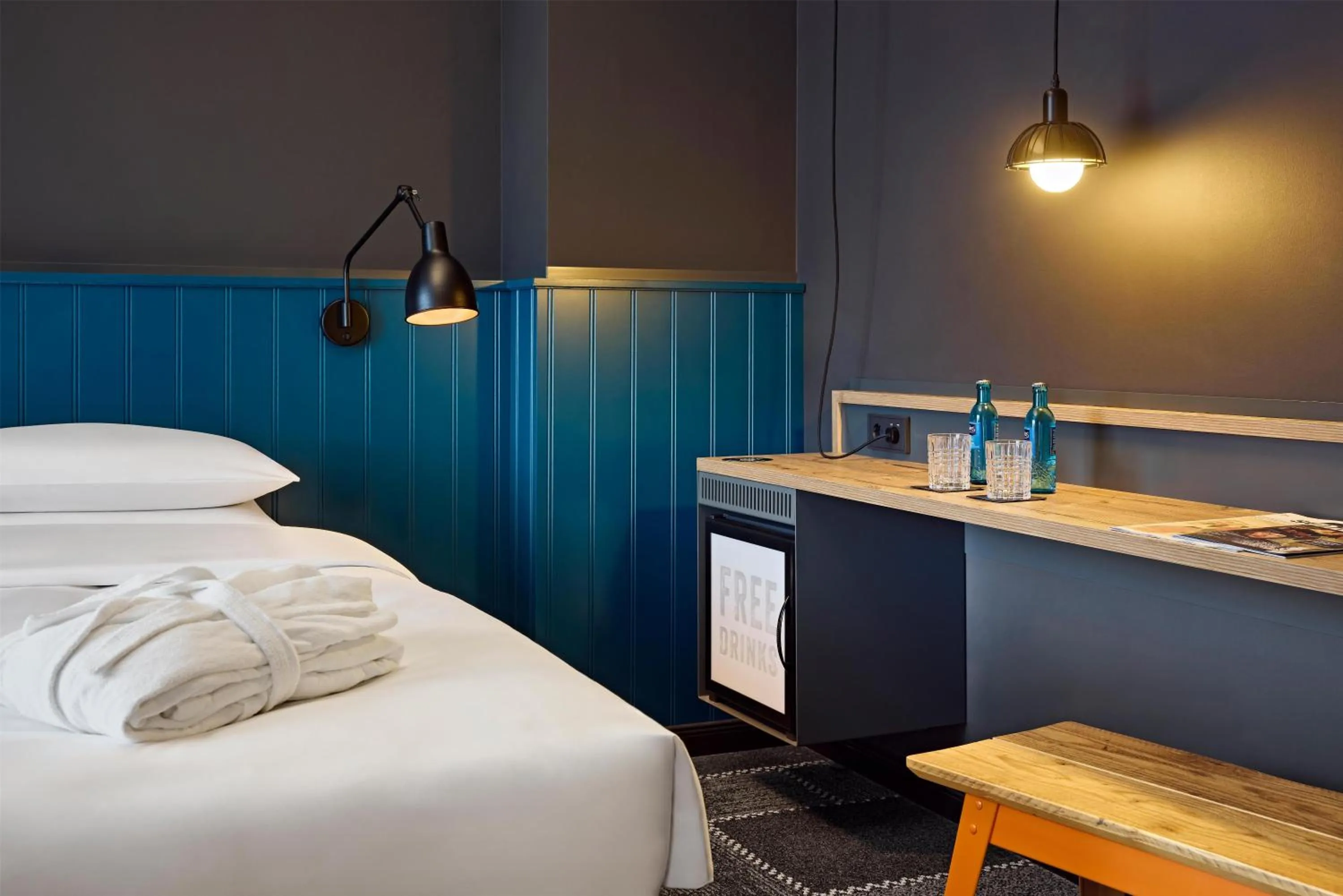 Bedroom, Bed in Me and All Hotel Mainz, by Hyatt