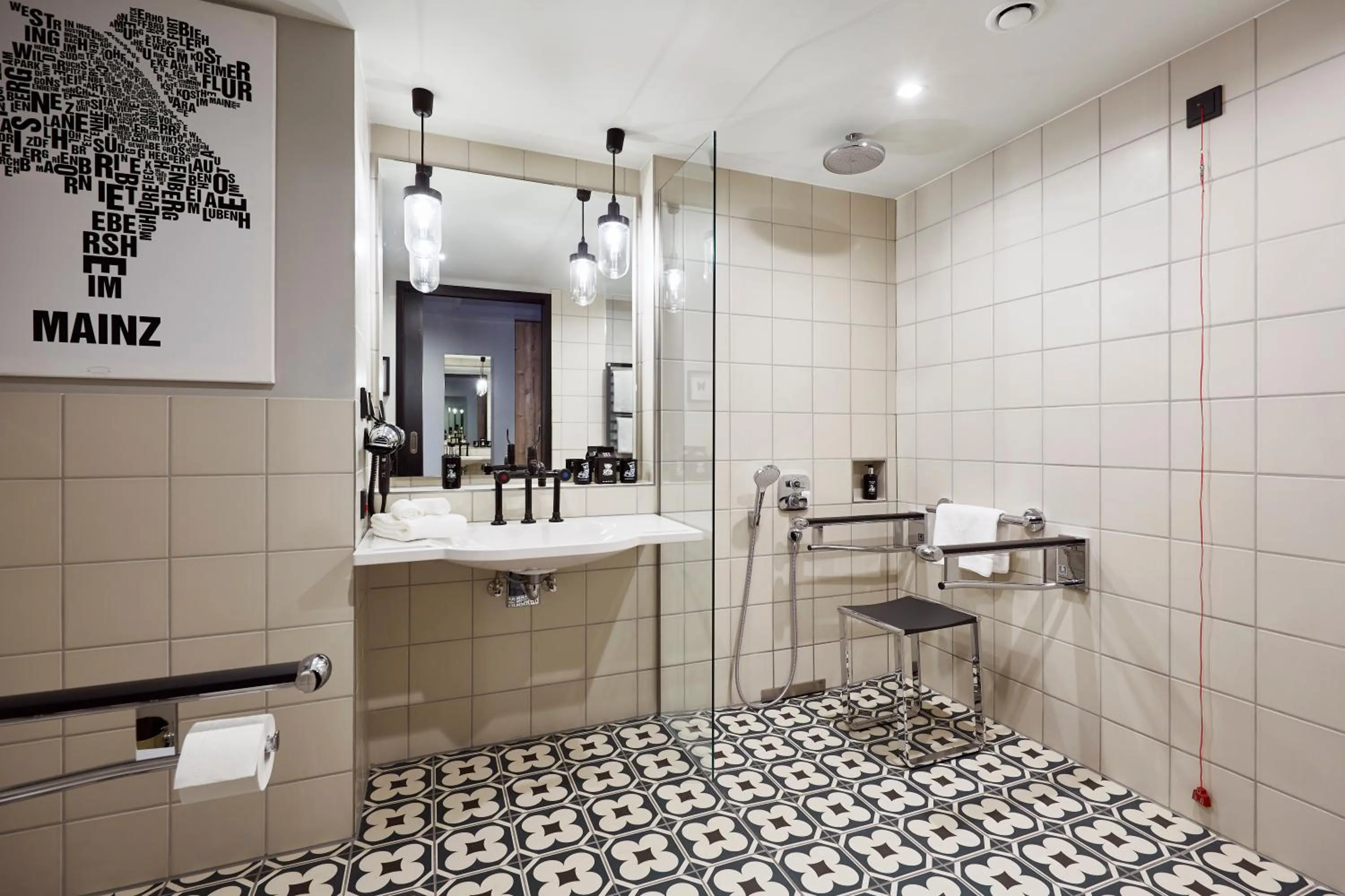 Bathroom in Me and All Hotel Mainz, by Hyatt