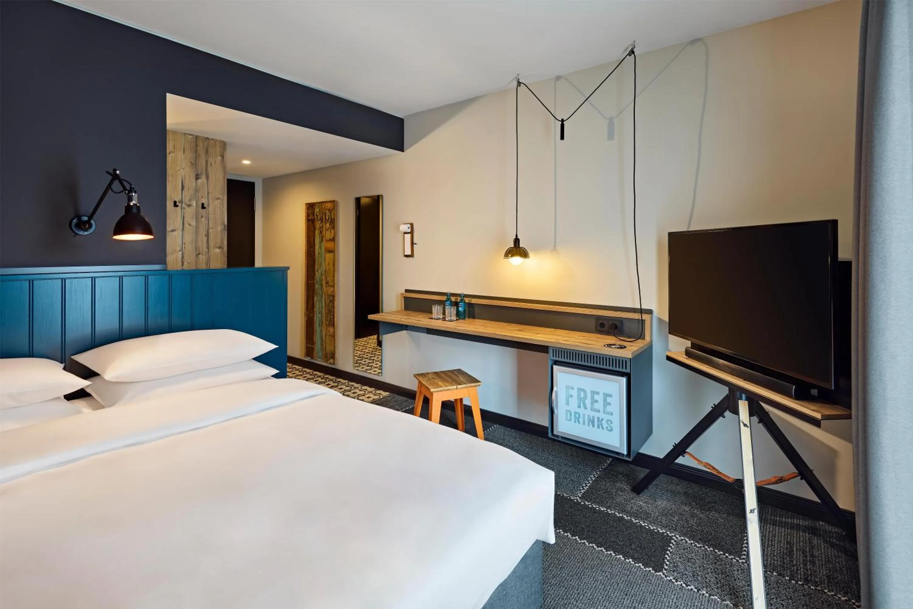 Bedroom, Bed in Me and All Hotel Mainz, by Hyatt