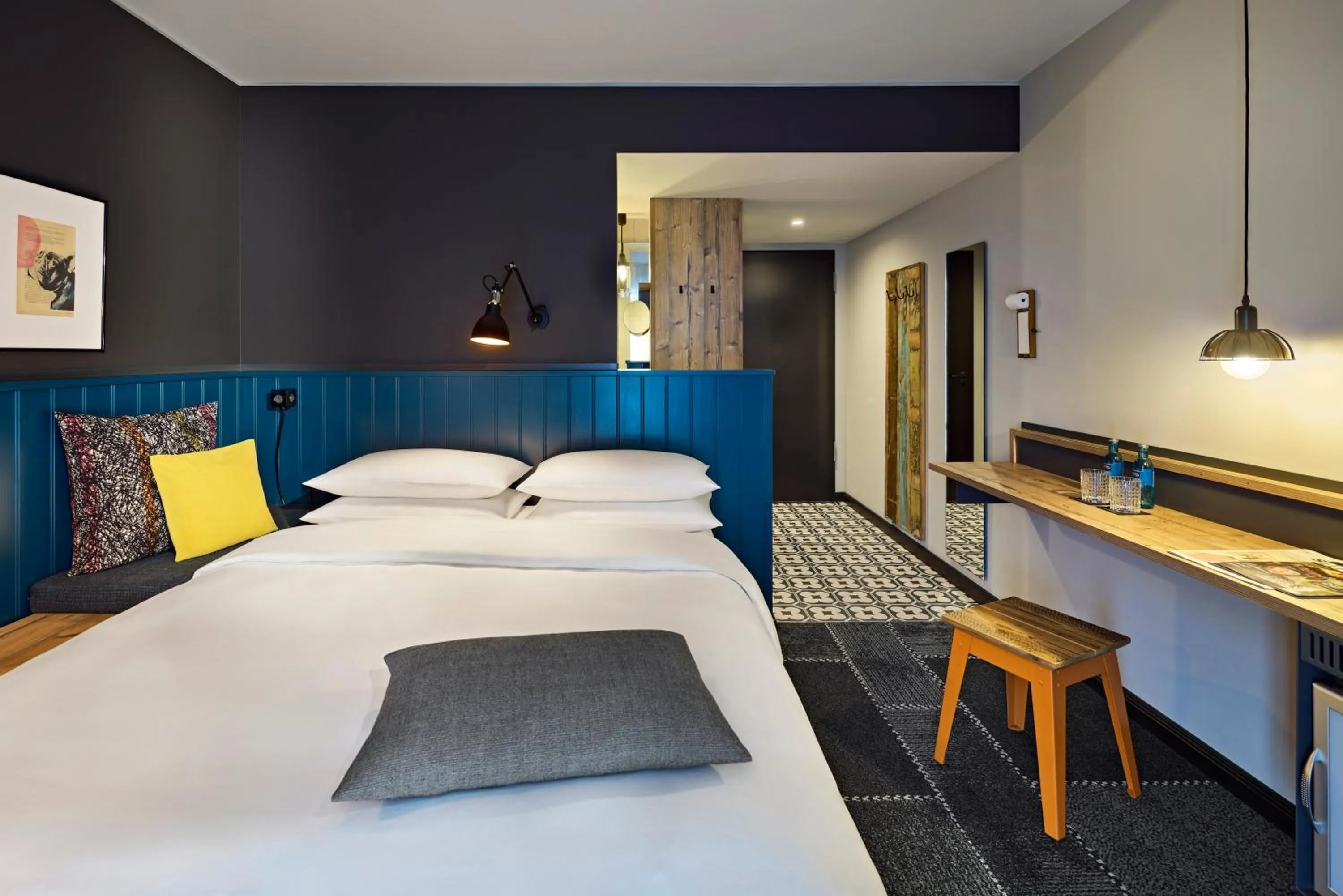 Bed in Me and All Hotel Mainz, by Hyatt