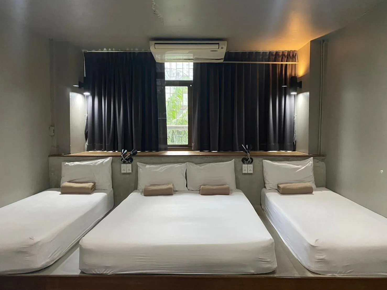 Bed in Yaksa Private