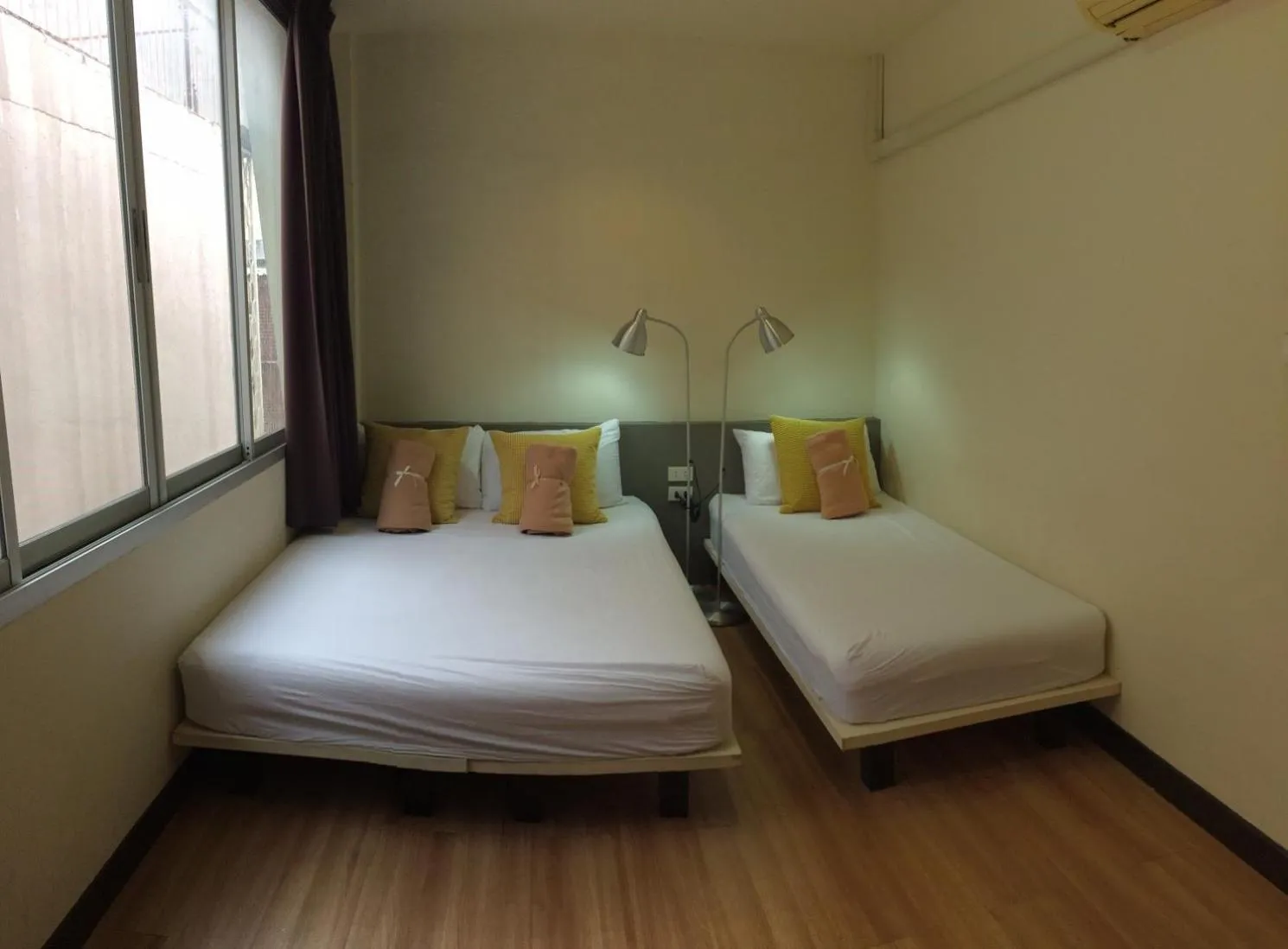 Bed in Yaksa Private