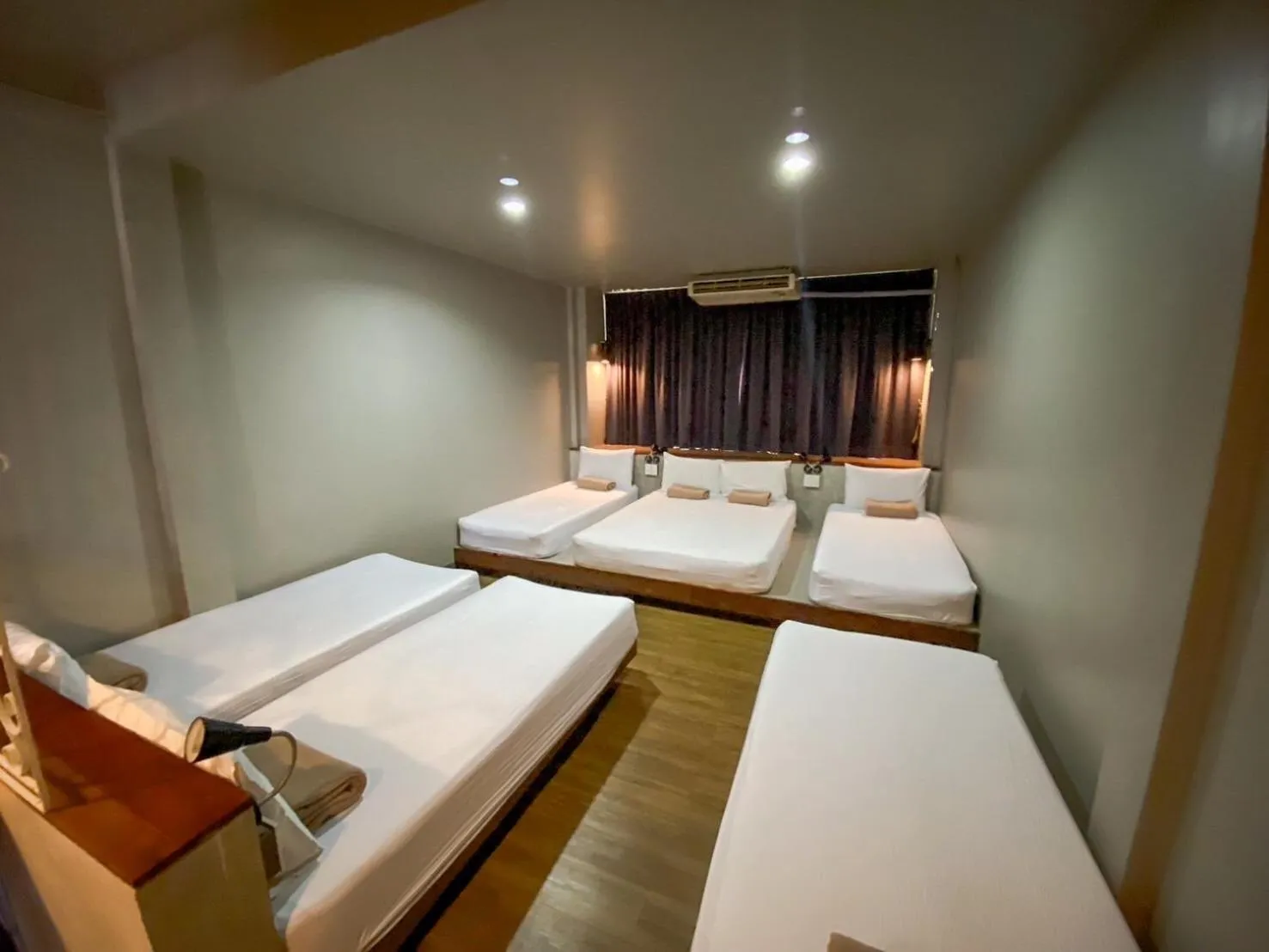 Bed in Yaksa Private