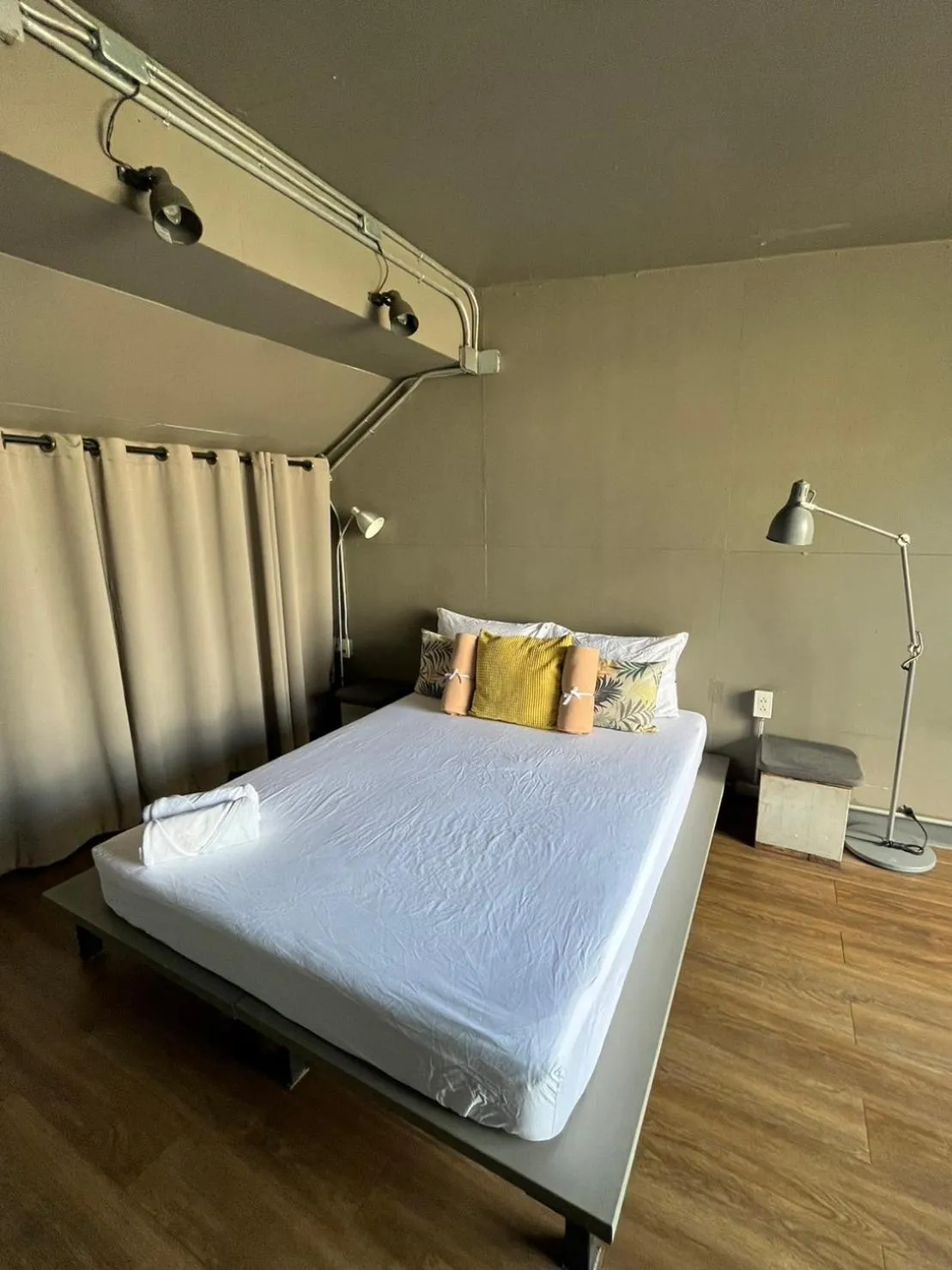 Bed in Yaksa Private