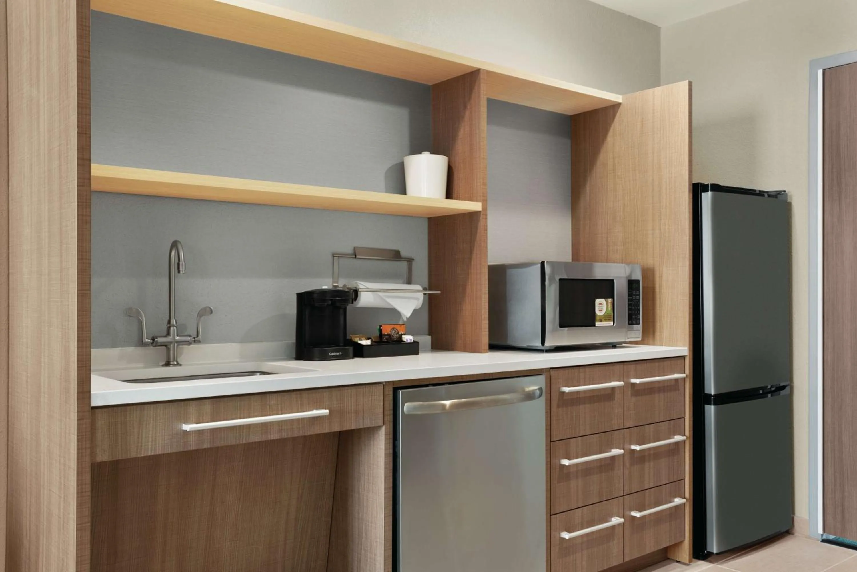 Kitchen or kitchenette in Home2 Suites By Hilton Columbia Harbison